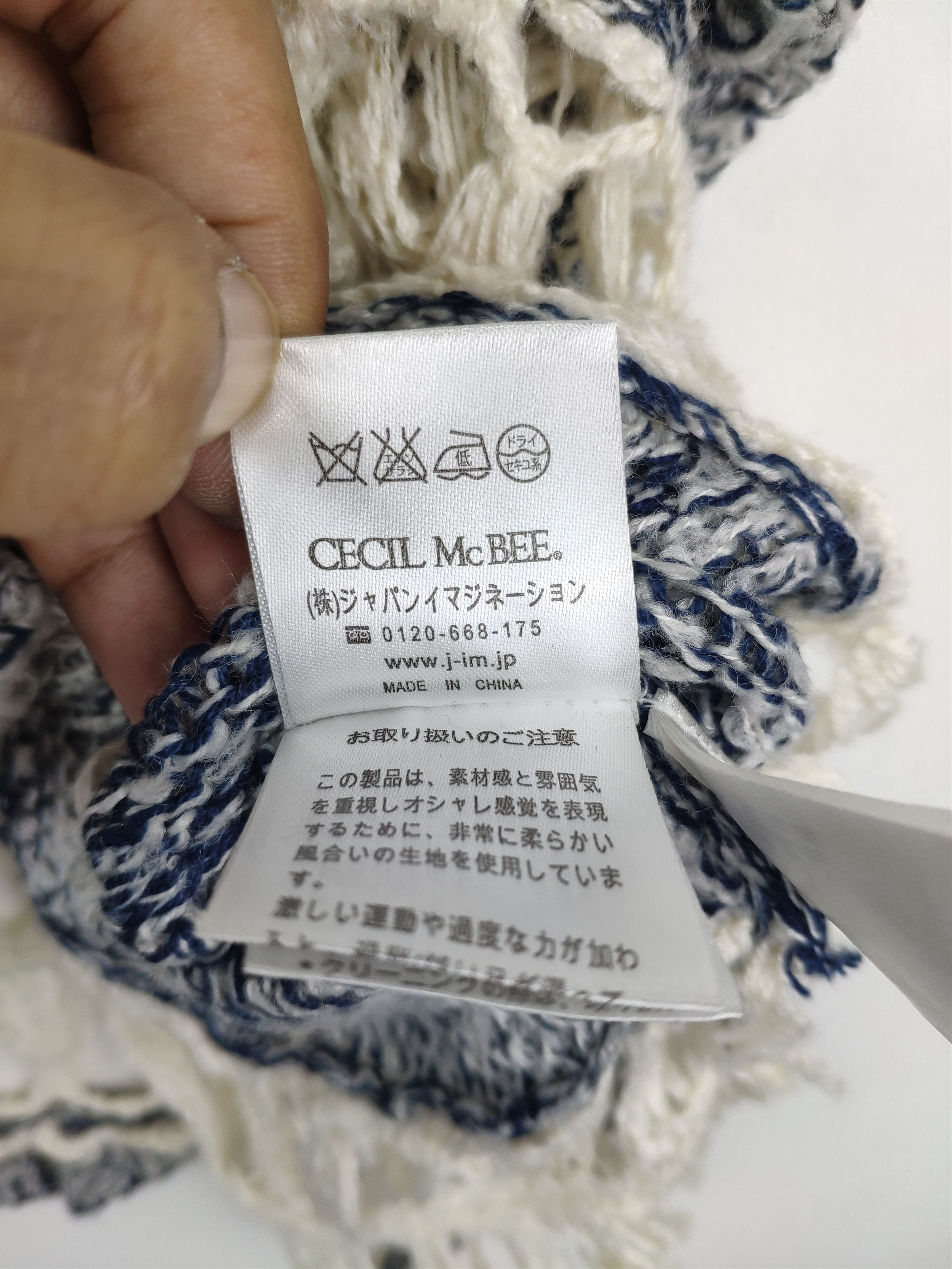 Aran Isles Knitwear × Designer Cecil Mc Bee Knit Poncho Cropped Fishnet Size M / US 6-8 / IT 42-44 - 5 Thumbnail