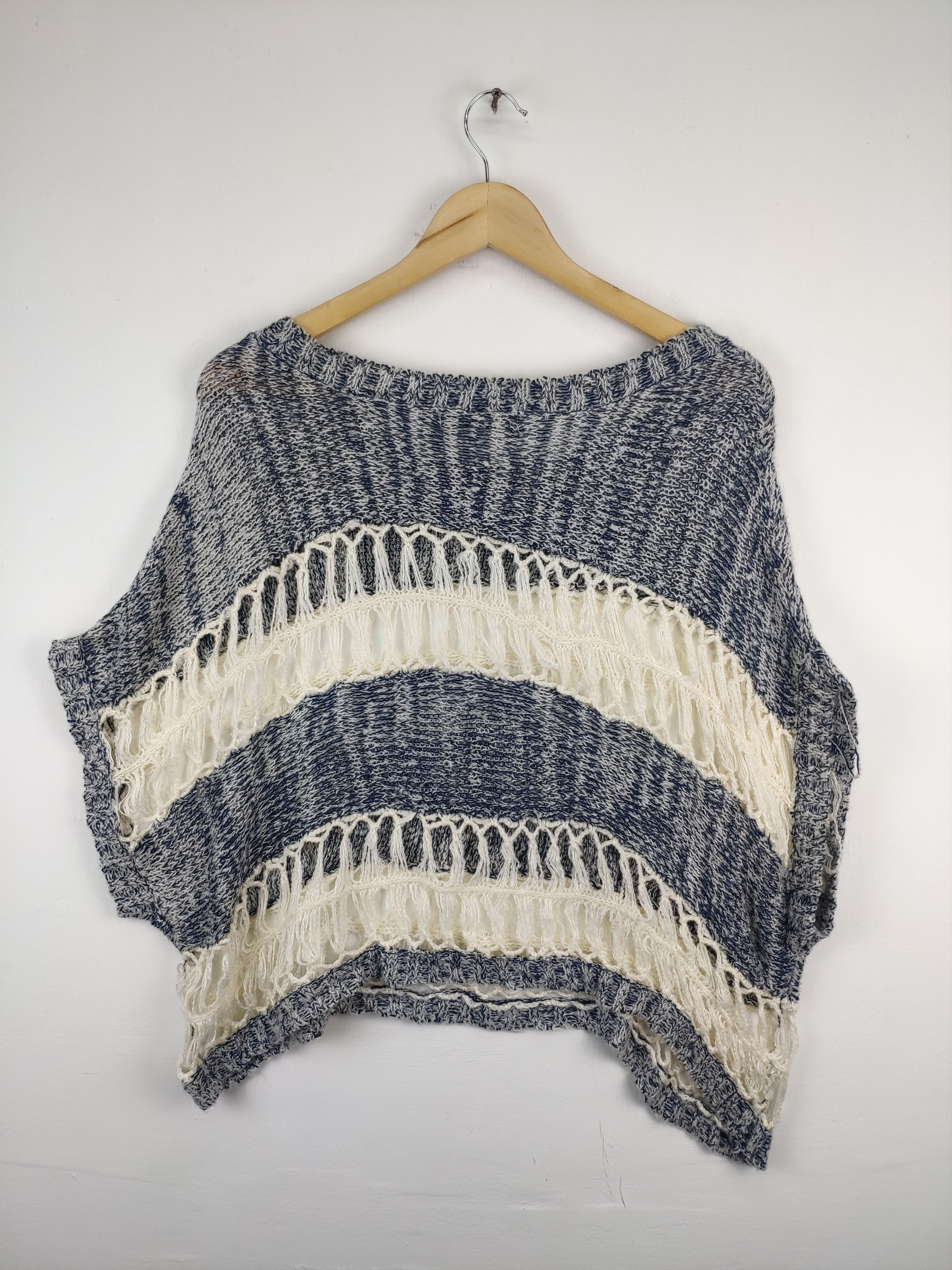Aran Isles Knitwear × Designer Cecil Mc Bee Knit Poncho Cropped Fishnet Size M / US 6-8 / IT 42-44 - 2 Thumbnail
