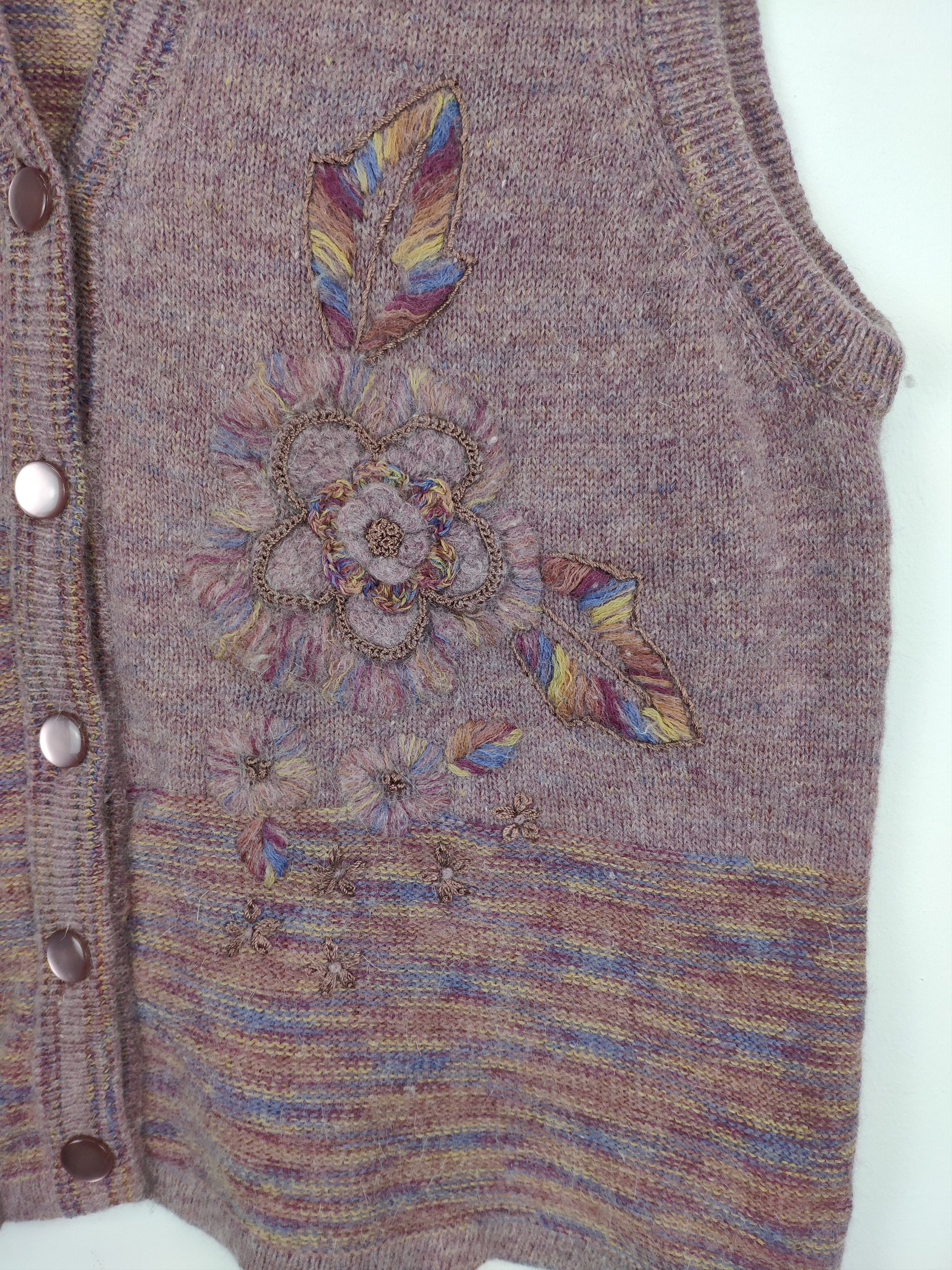 Aran Isles Knitwear × Japanese Brand Vintage Wool Knit Vest Cardigan Floral Motif Size M / US 6-8 / IT 42-44 - 4 Thumbnail