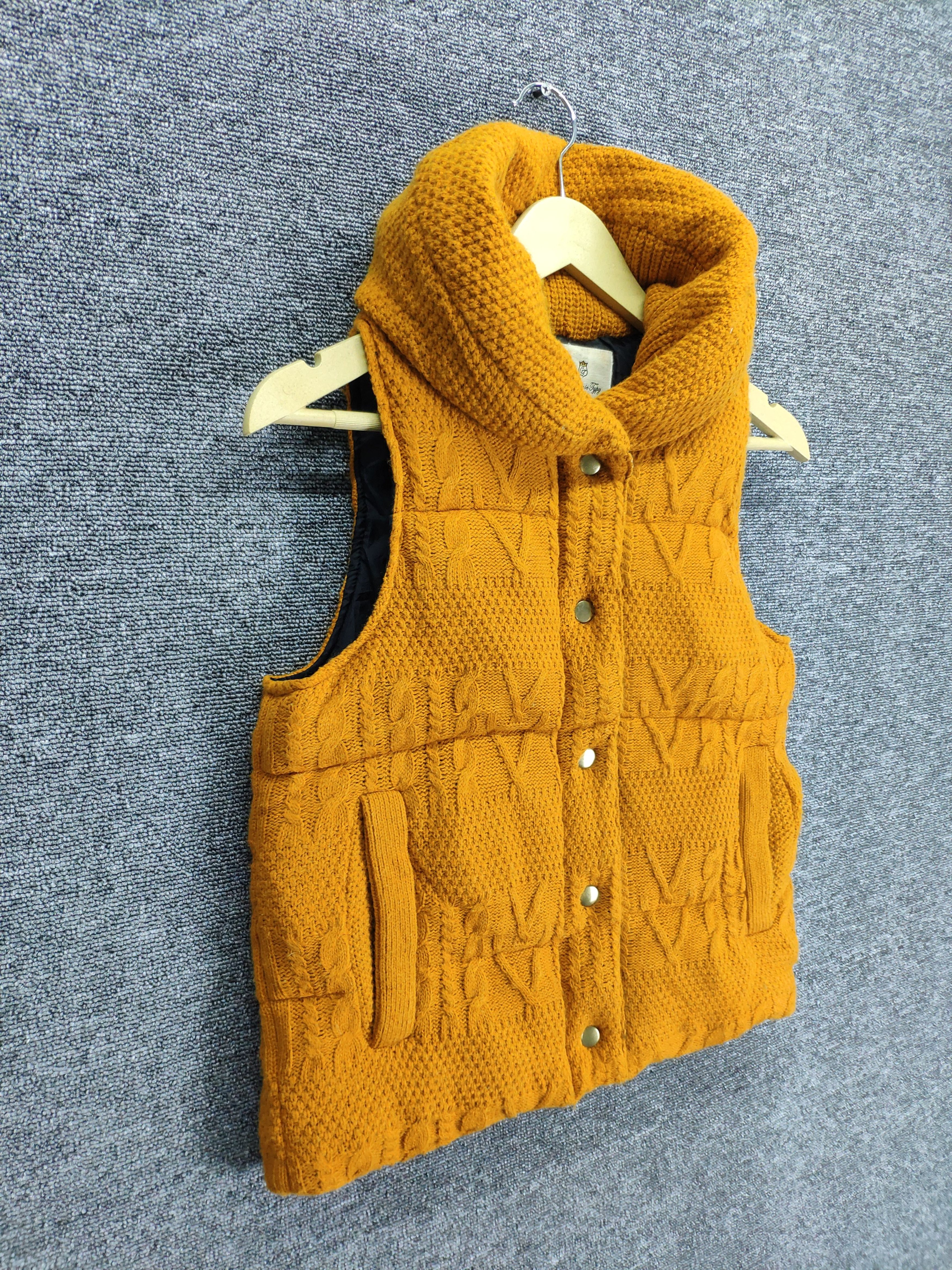Designer × Japanese Brand Vintage Cable Knit Vest Issey Miyake Style Size US S / EU 44-46 / 1 - 3 Thumbnail