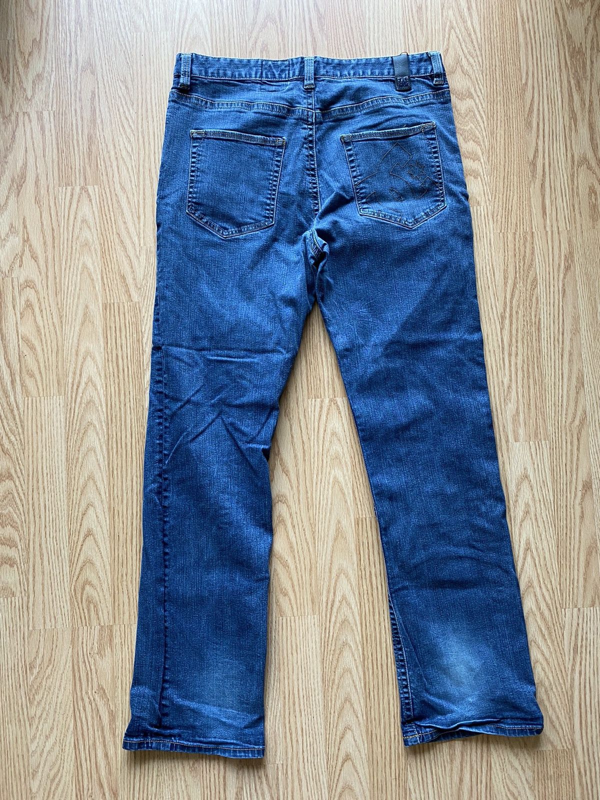DC Vintage DC Embroidered Back Pocket Denim Jeans Blue Pants Size US 34 / EU 50 - 1 Thumbnail
