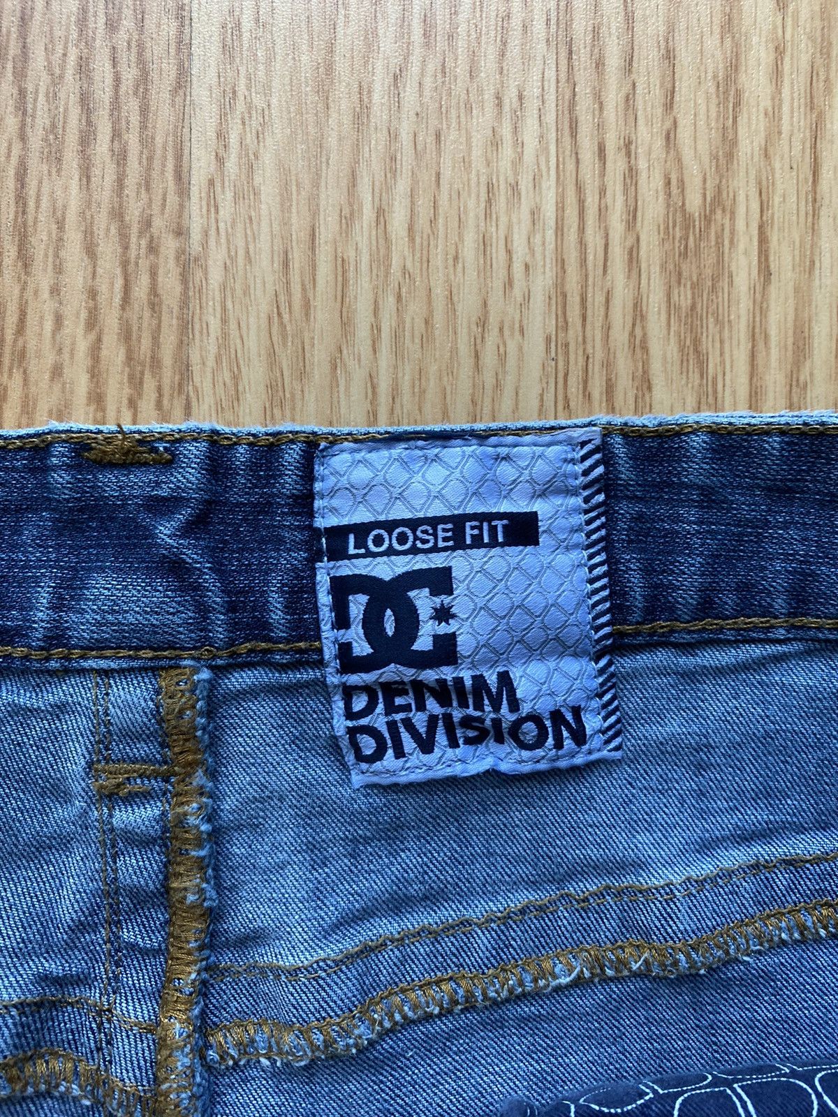 DC Vintage DC Embroidered Back Pocket Denim Jeans Blue Pants Size US 34 / EU 50 - 11 Thumbnail