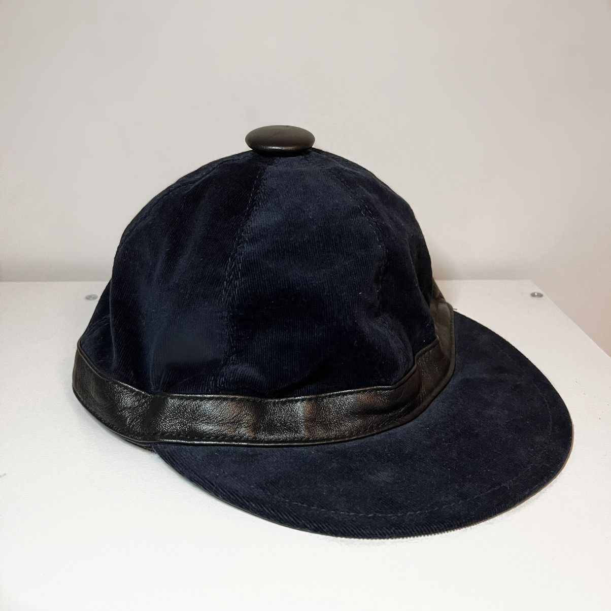 Celine Newsboy Leather Hat leather Céline Women Hats - Vestiaire Collective main image 3