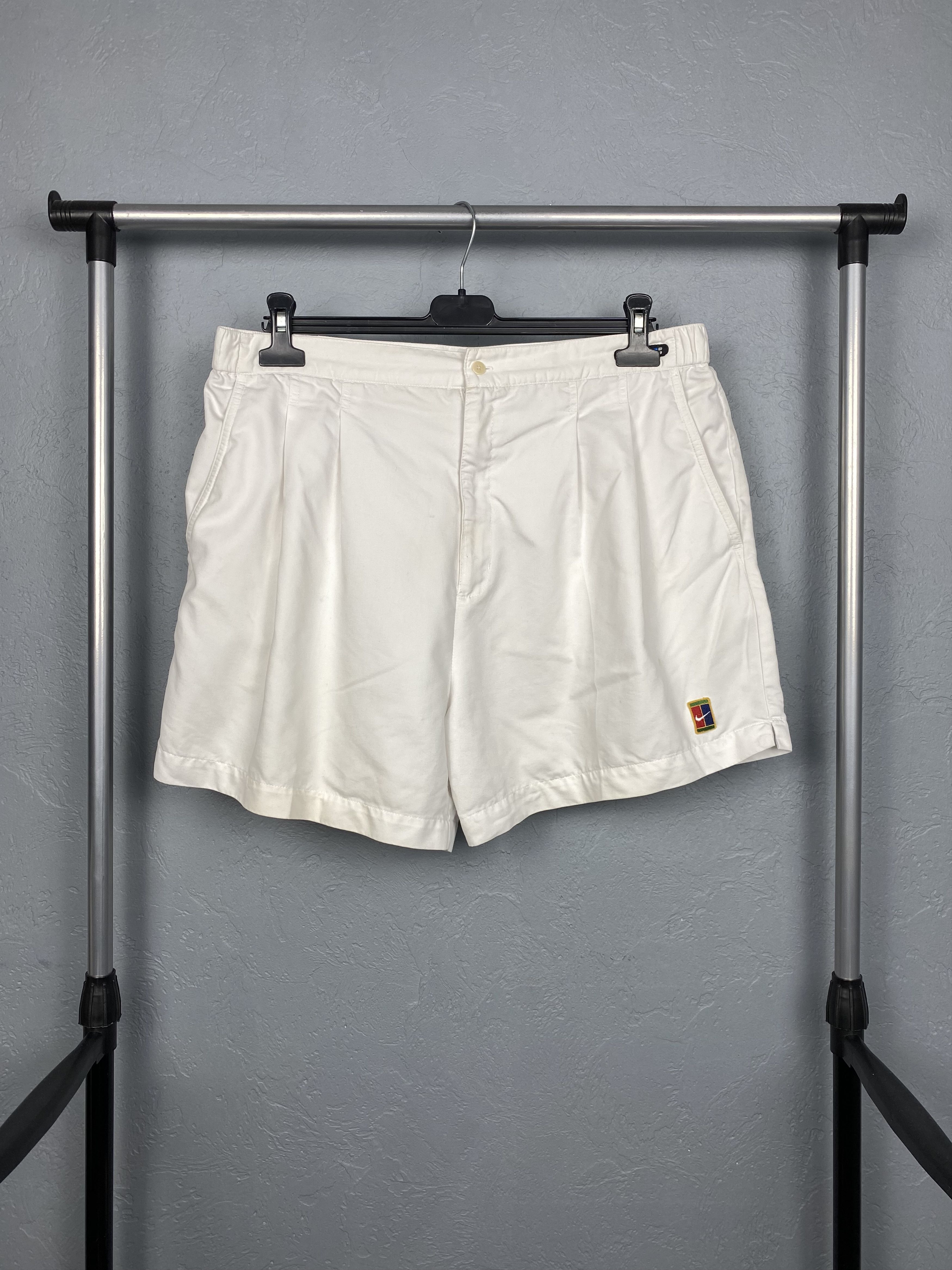 Nike Vintage Nike Mens Tennis Shorts Y2K Challenge Court Size US 36 / EU 52 - 1 Thumbnail