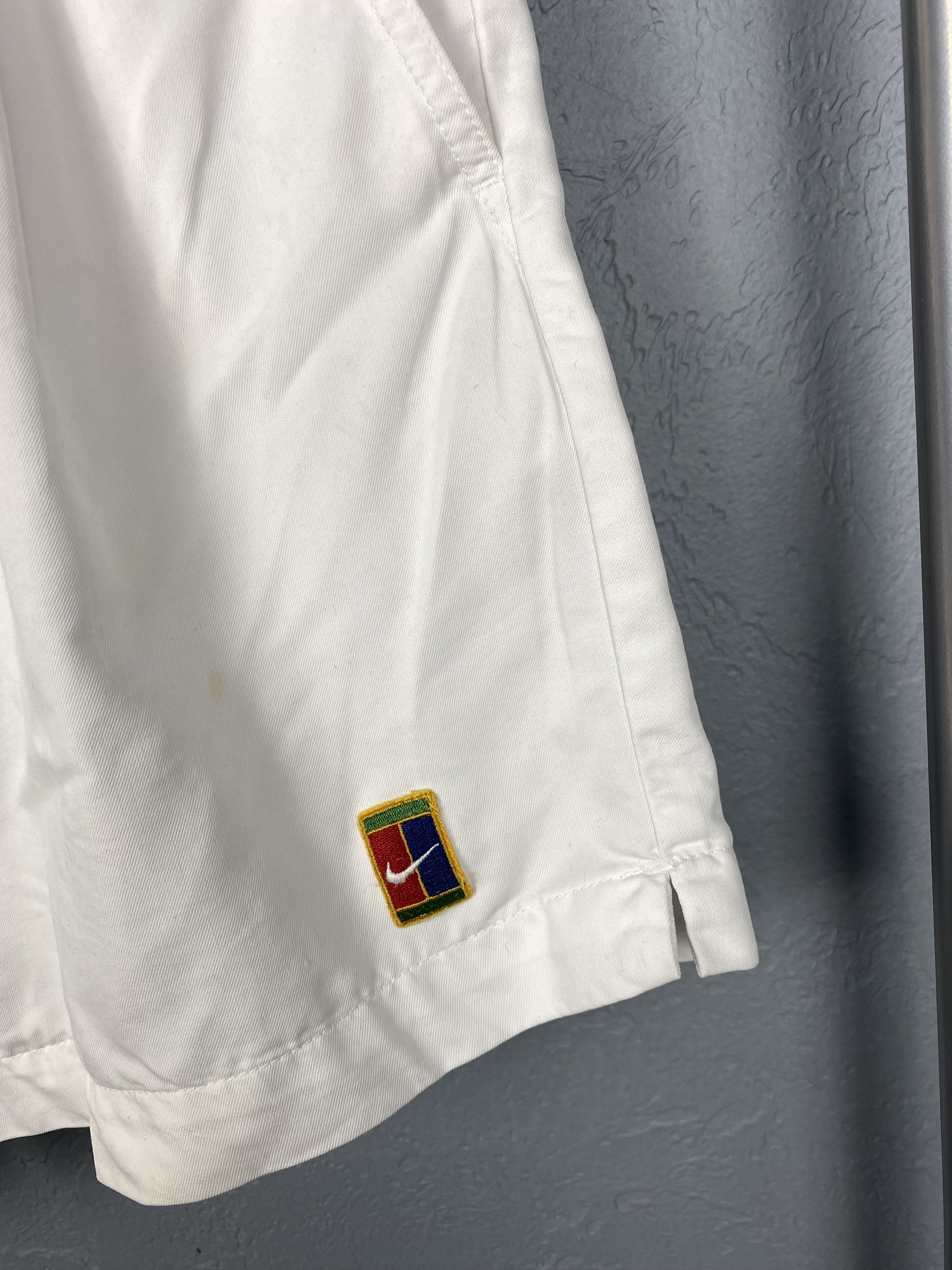 Nike Vintage Nike Mens Tennis Shorts Y2K Challenge Court Size US 36 / EU 52 - 3 Thumbnail