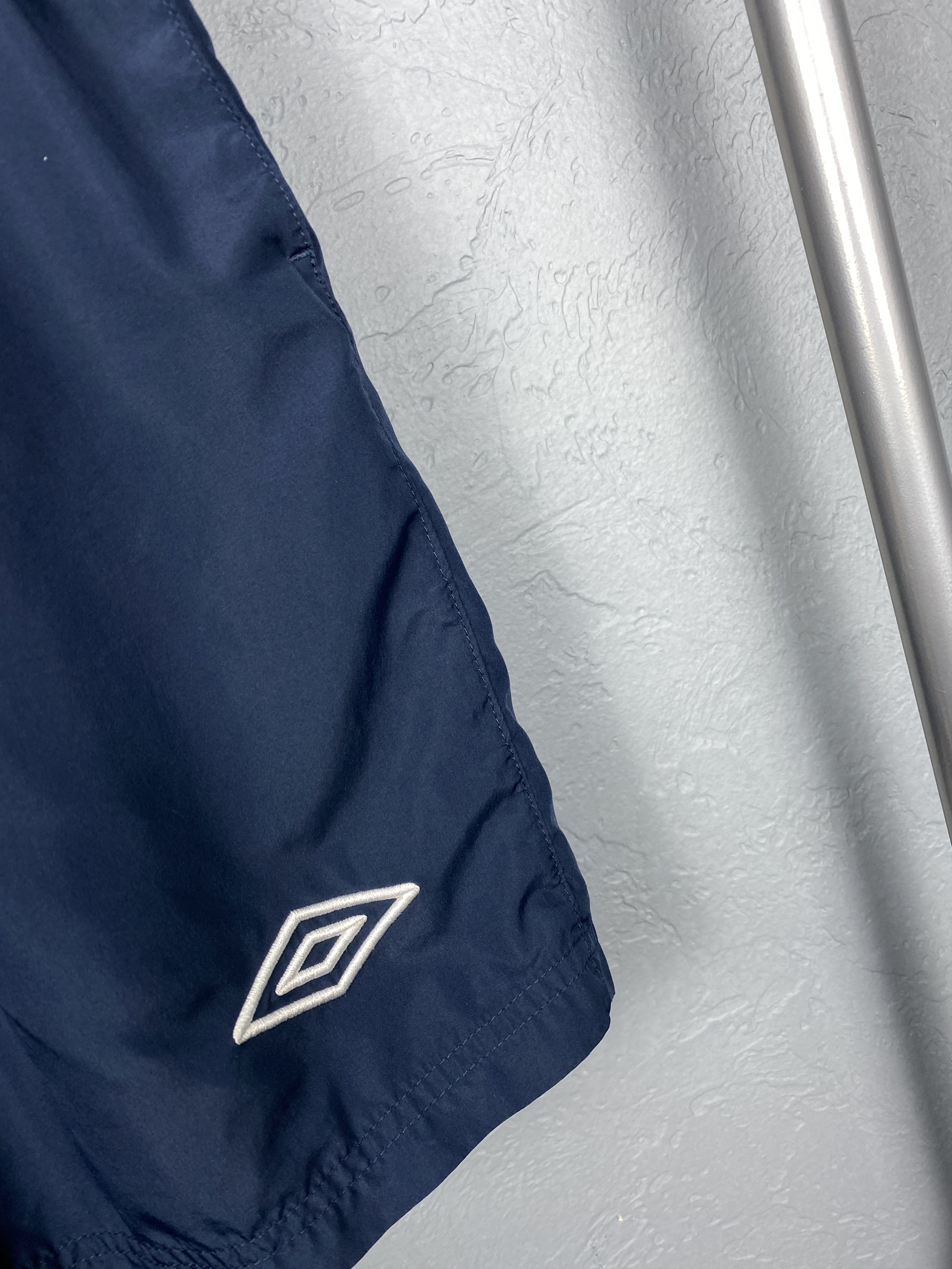 Umbro Umbro Vintage Mens Nylon Shorts Y2K Size US 34 / EU 50 - 3 Thumbnail