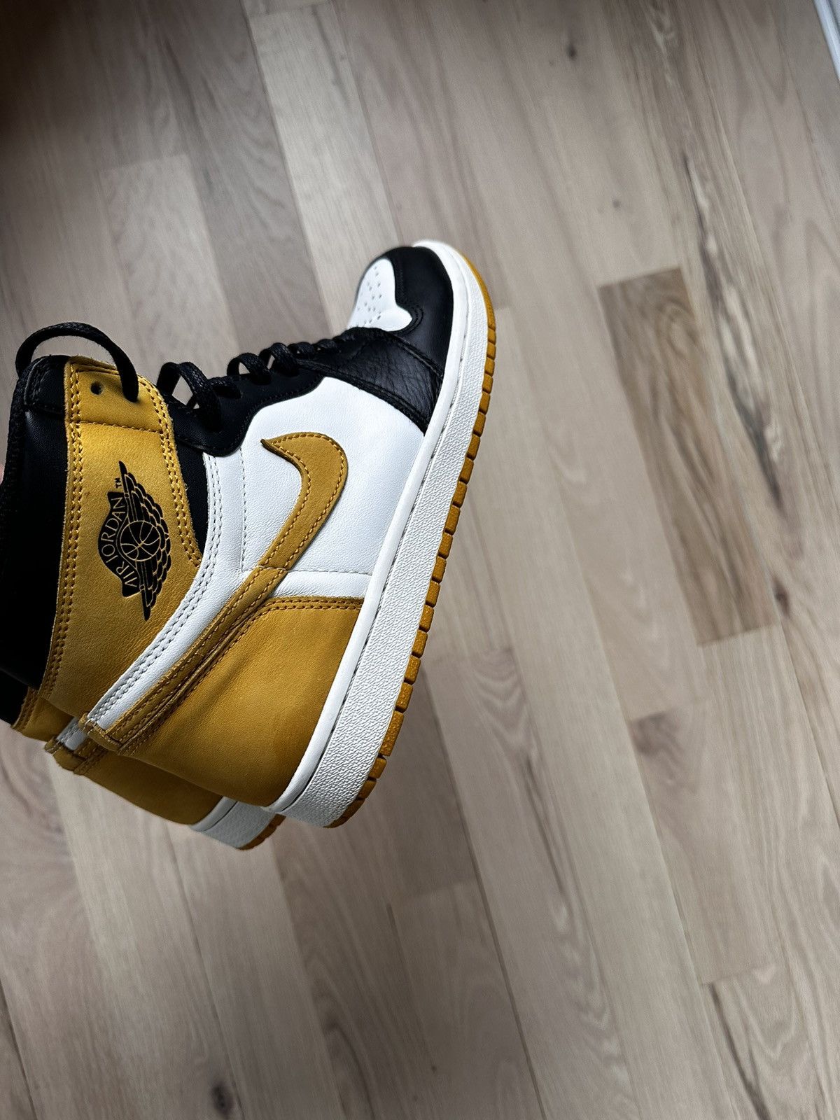 Jordan Brand Jordan 1 ochre yellow black toe 8US Nike Size US 8 / EU 41 - 3 Thumbnail