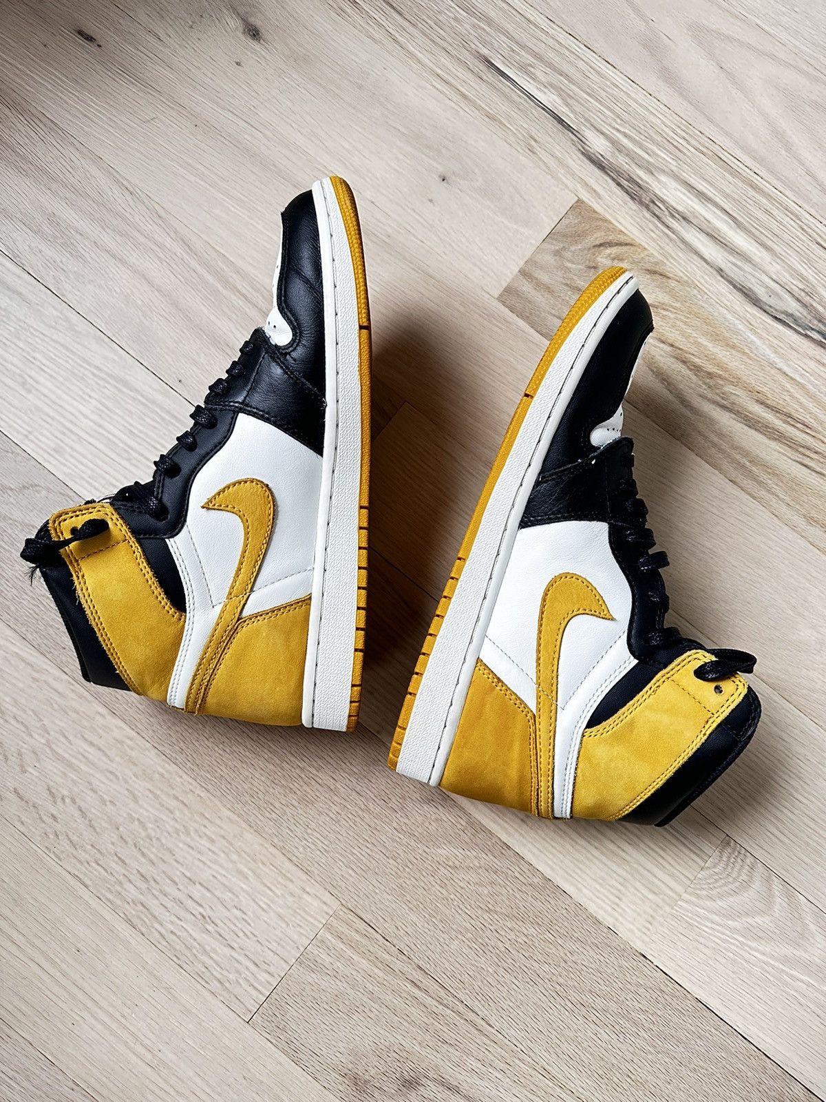 Jordan Brand Jordan 1 ochre yellow black toe 8US Nike Size US 8 / EU 41 - 2 Thumbnail