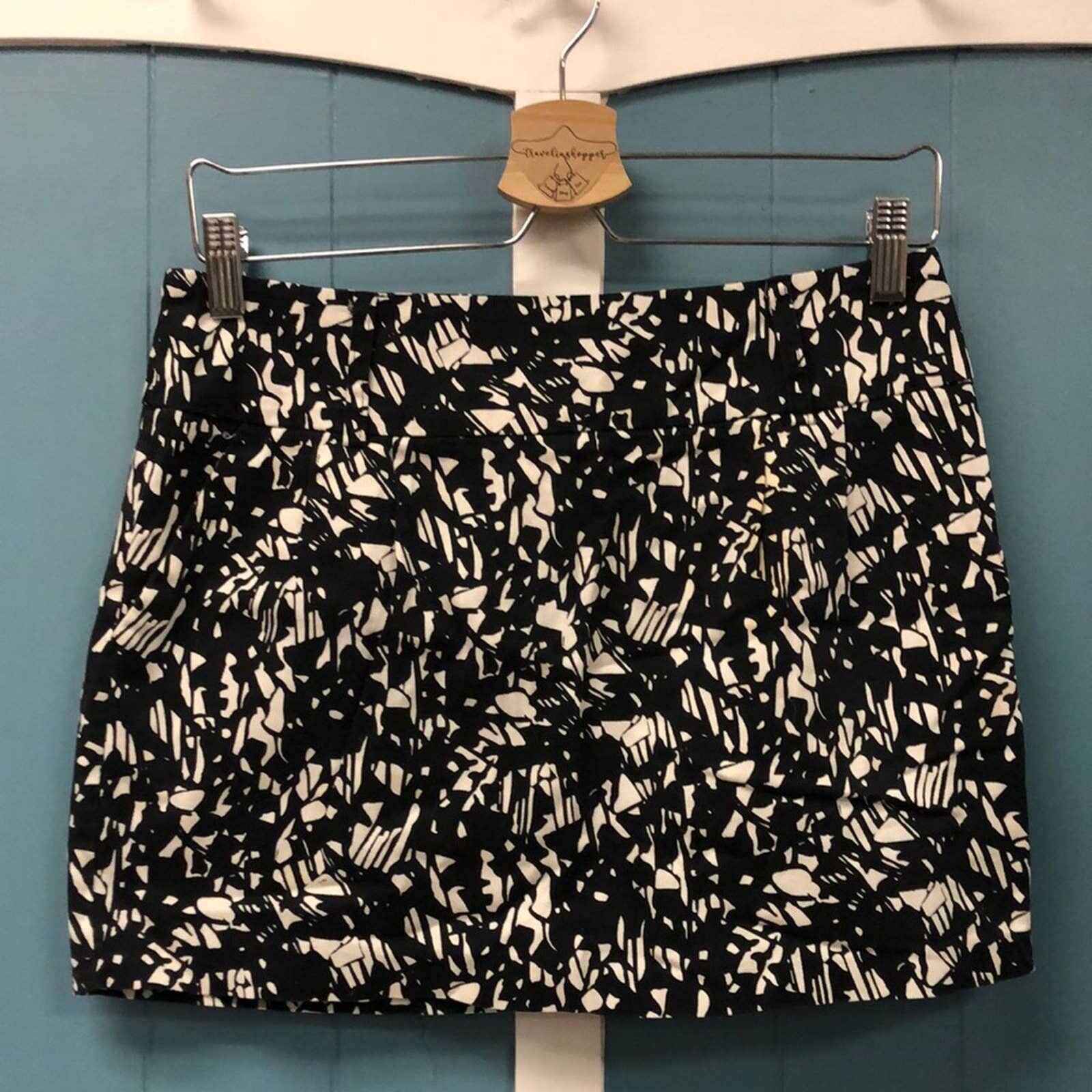 Forever 21 Forever Twenty one black and white mini skirt size M Size 32" / US 10 / IT 46 - 1 Preview