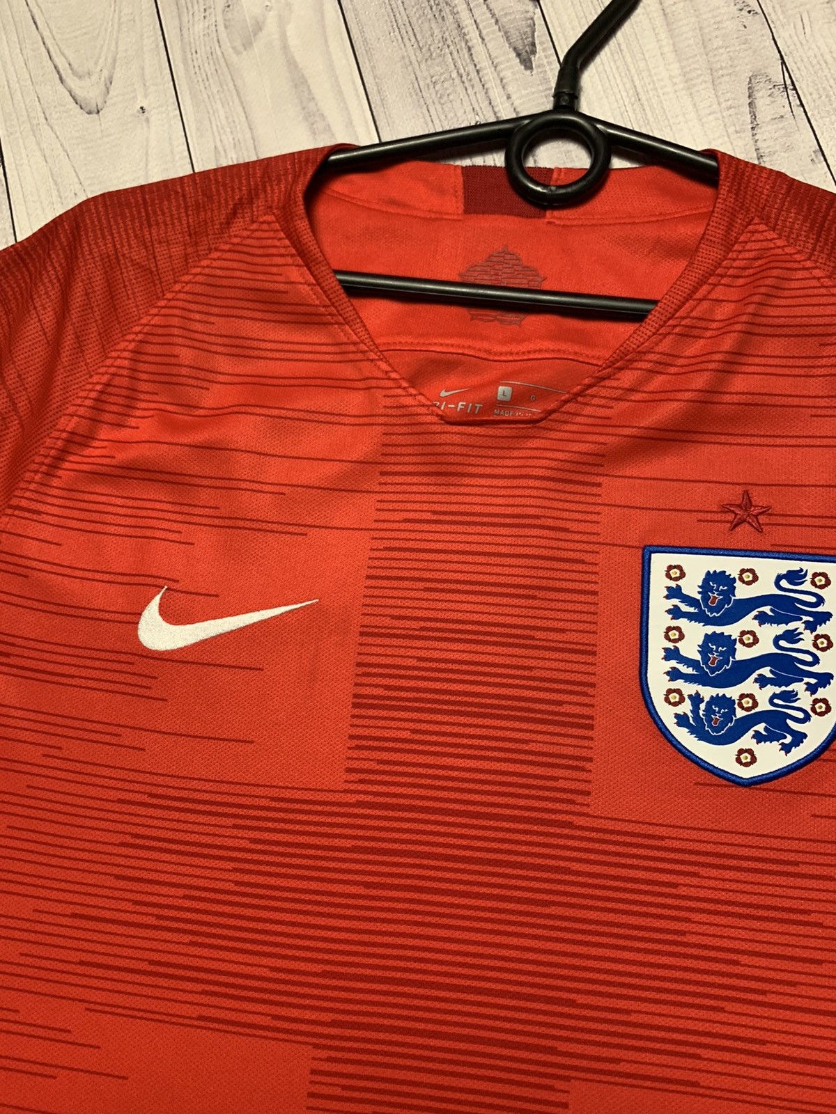 Nike Nike England soccer jersey size L Size US L / EU 52-54 / 3 - 3 Thumbnail