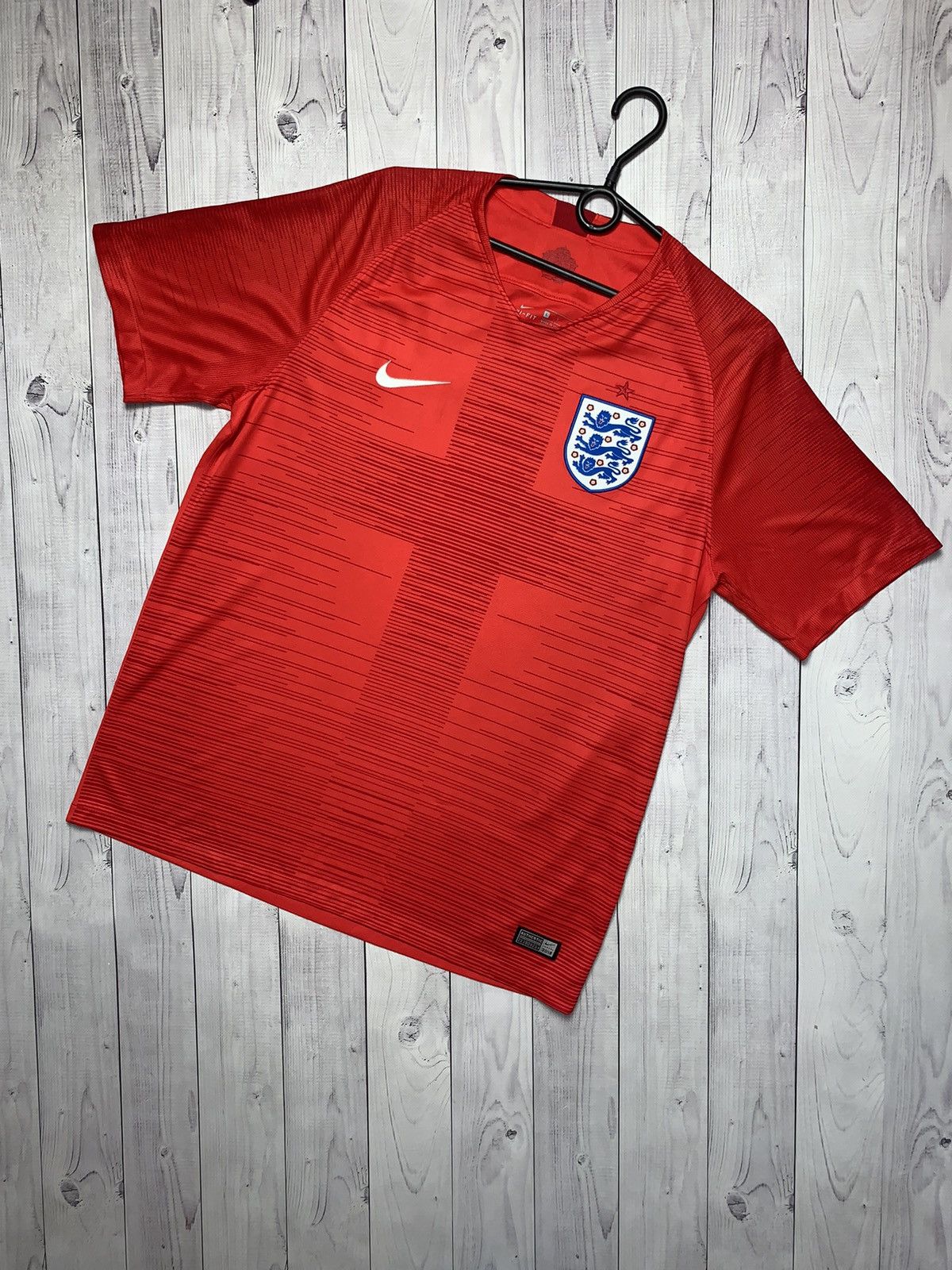 Nike Nike England soccer jersey size L Size US L / EU 52-54 / 3 - 1 Thumbnail