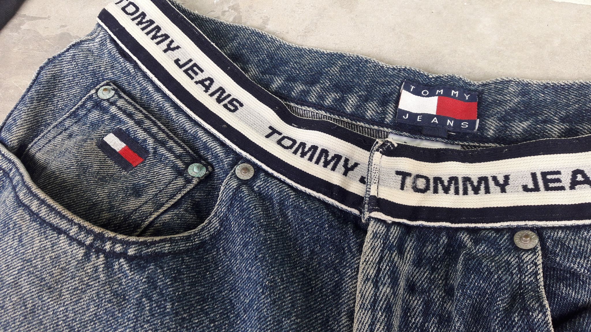 Tommy Hilfiger × Vintage Vintage Tommy Hilfger 90s Distressed Cropped denim Size US 32 / EU 48 - 7 Thumbnail
