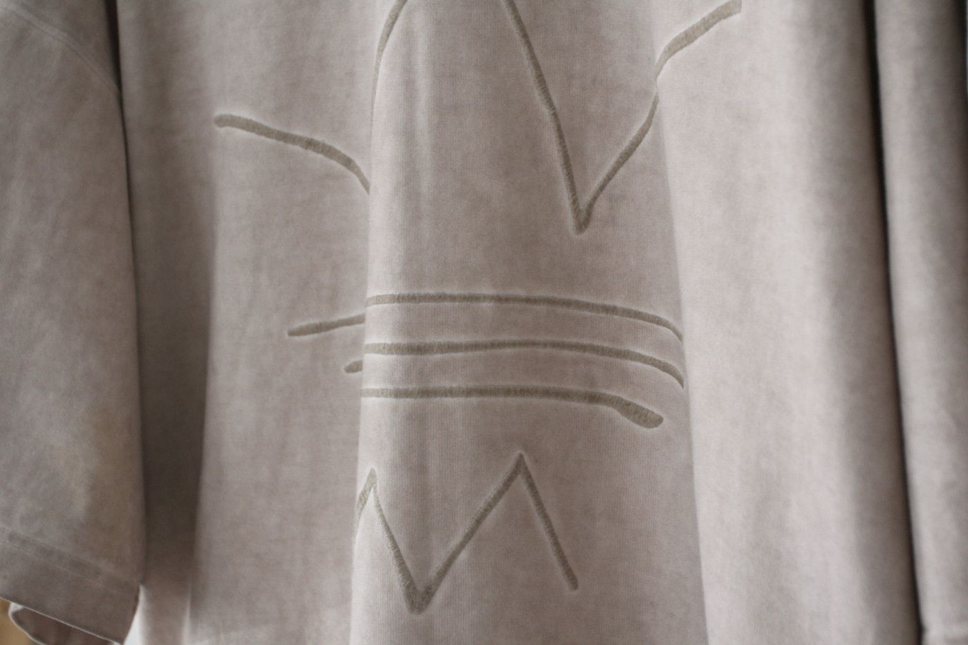 Adidas Adidas Boxy Fit GN3300 Oversized Abstract Logo Big T Shirt Size US XL / EU 56 / 4 - 4 Thumbnail