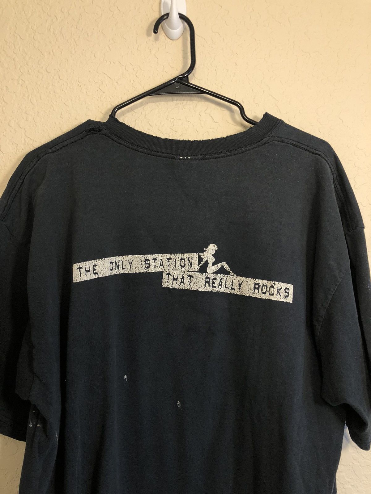 Vintage Thrashed Radio Station Distressed Faded Tee Size US XL / EU 56 / 4 - 8 Thumbnail