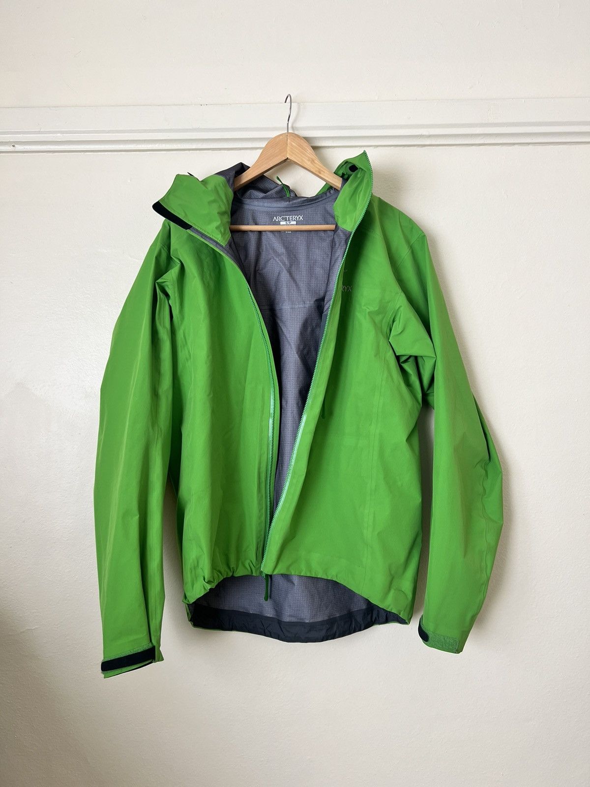 image of Arcteryx Green Alpha Fl, Men's (Size Small)