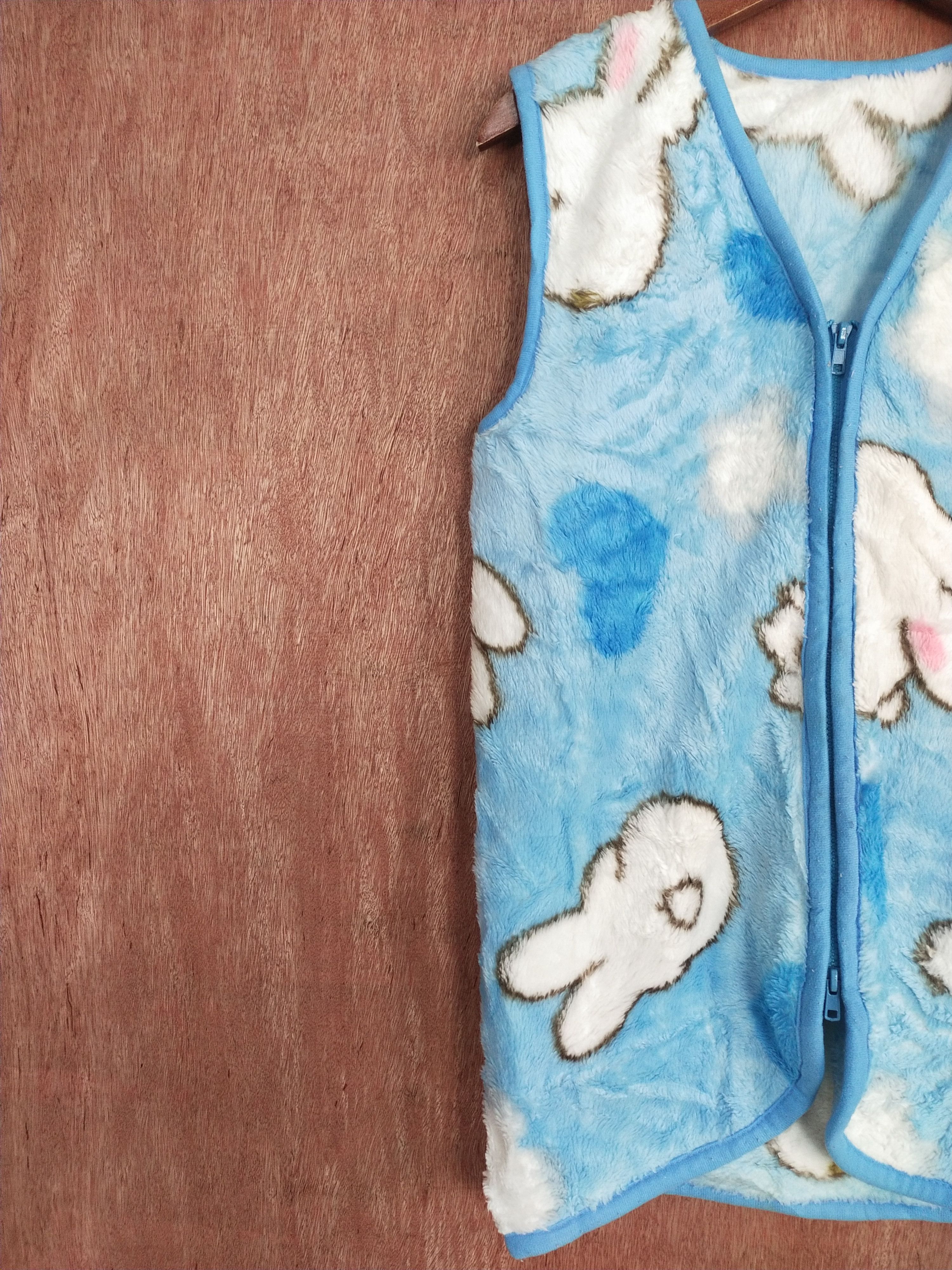 Vintage DL Cartoon light blue fleece cardigan vest knitwear #H470 Size US M / EU 48-50 / 2 - 3 Thumbnail