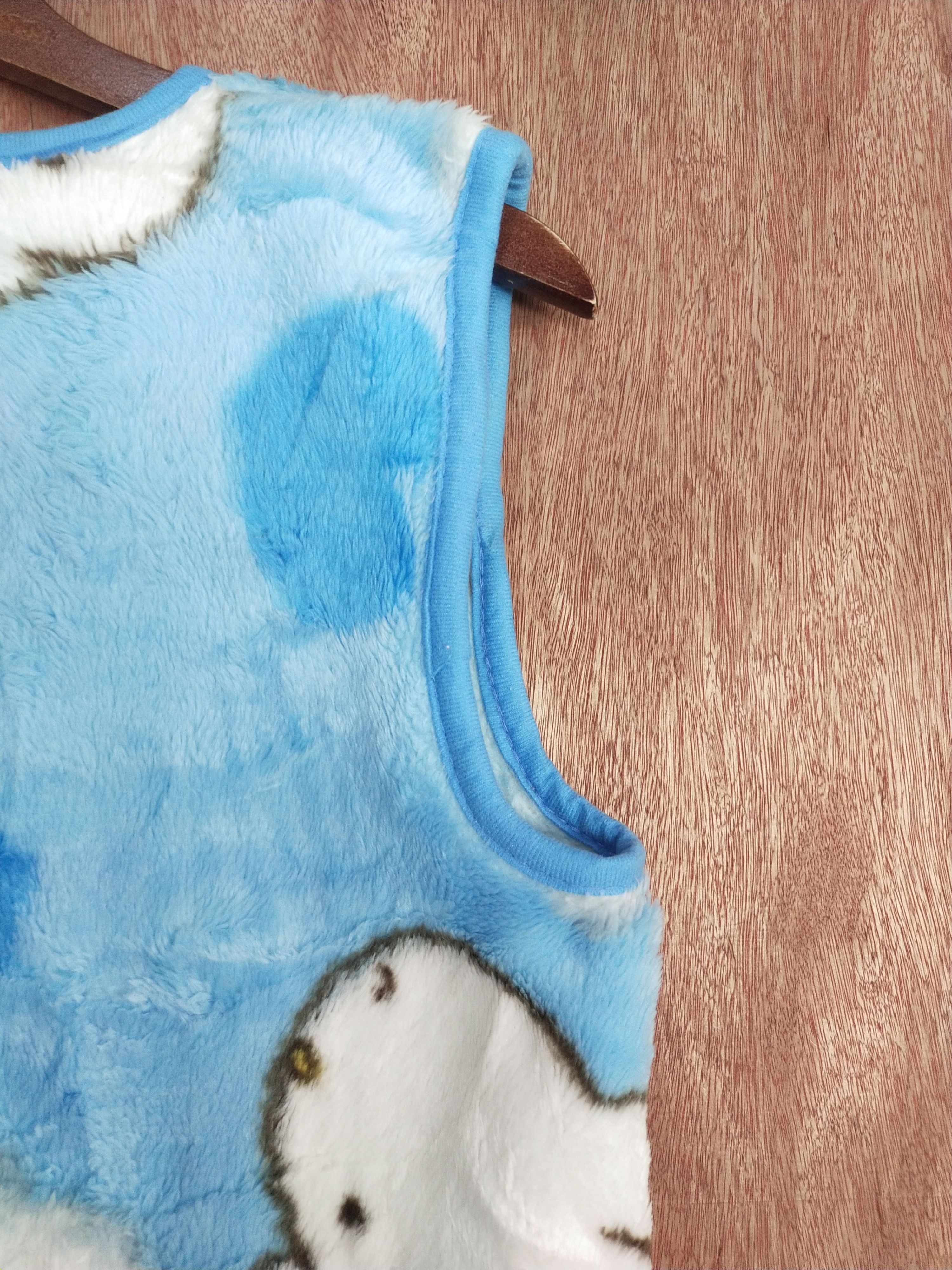 Vintage DL Cartoon light blue fleece cardigan vest knitwear #H470 Size US M / EU 48-50 / 2 - 9 Thumbnail