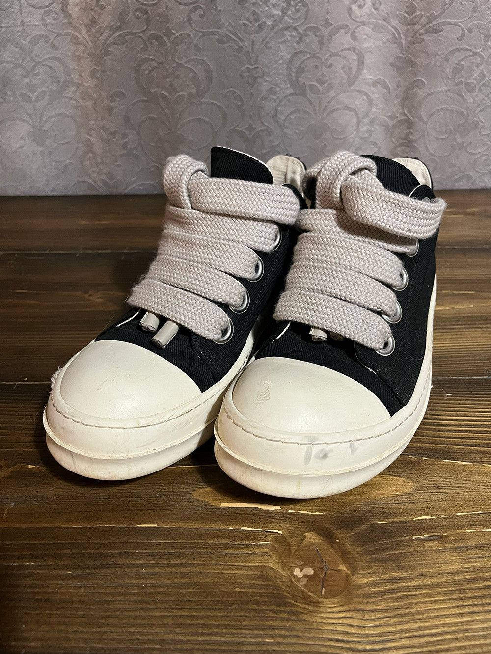 Jumbo Lace Ramones Low