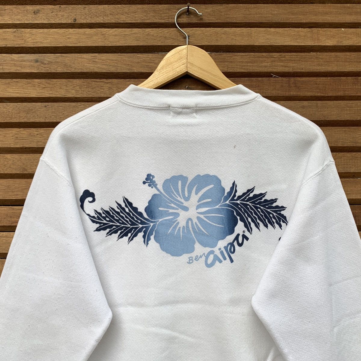 Sun Surf VINTAGE 90s BEN AIPA FLOWERS CREWNECK SURFBOARD Size US M / EU 48-50 / 2 - 5 Thumbnail