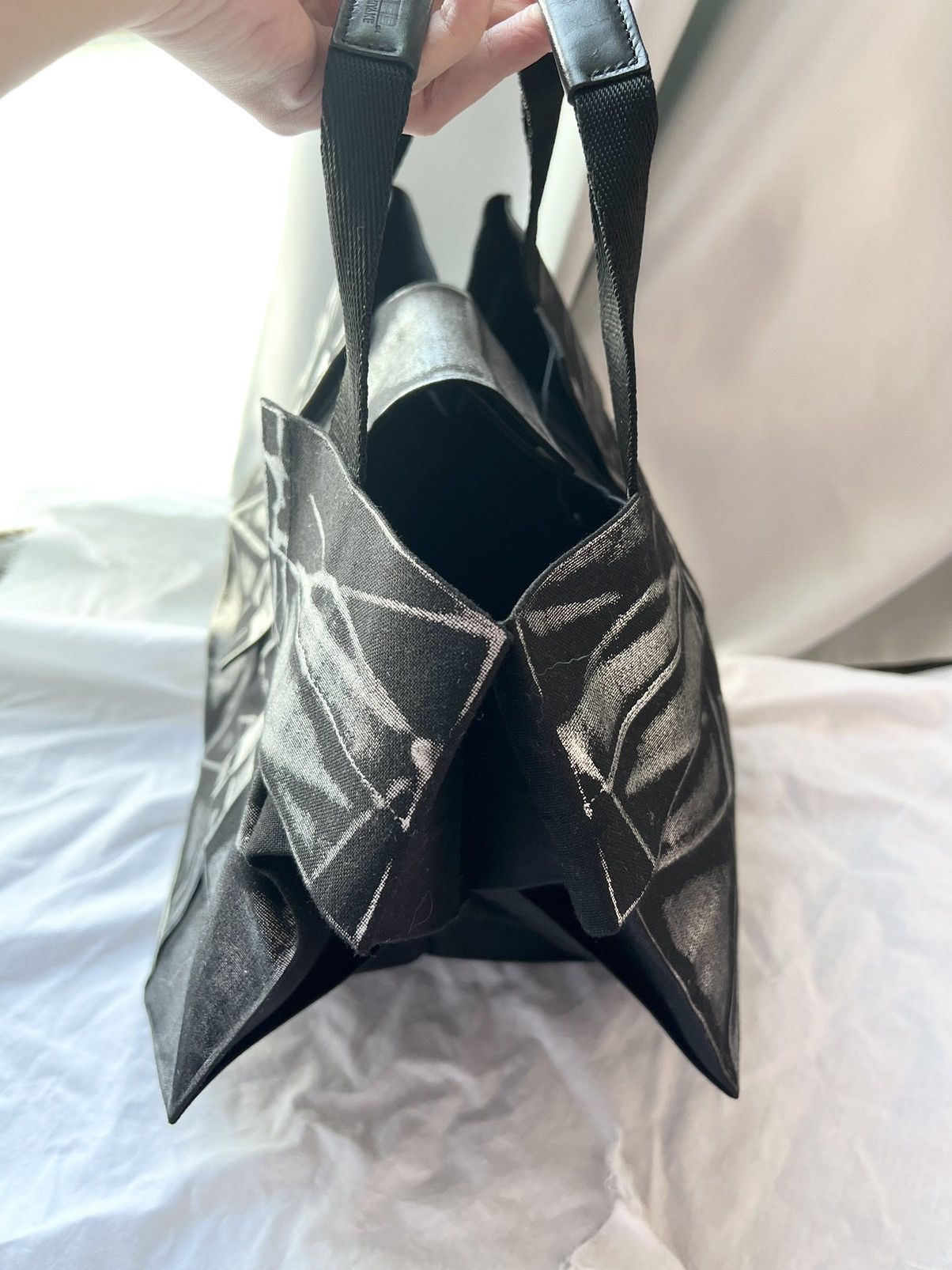 Issey Miyake × Japanese Brand Issey Miyake 132.5 construction foiled bag Size ONE SIZE - 6 Thumbnail