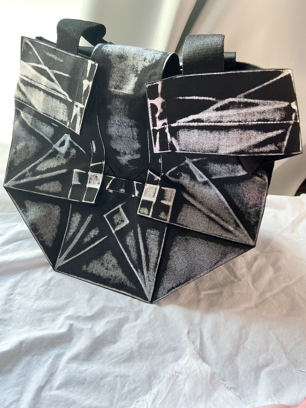 Issey Miyake × Japanese Brand Issey Miyake 132.5 construction foiled bag Size ONE SIZE - 5 Thumbnail