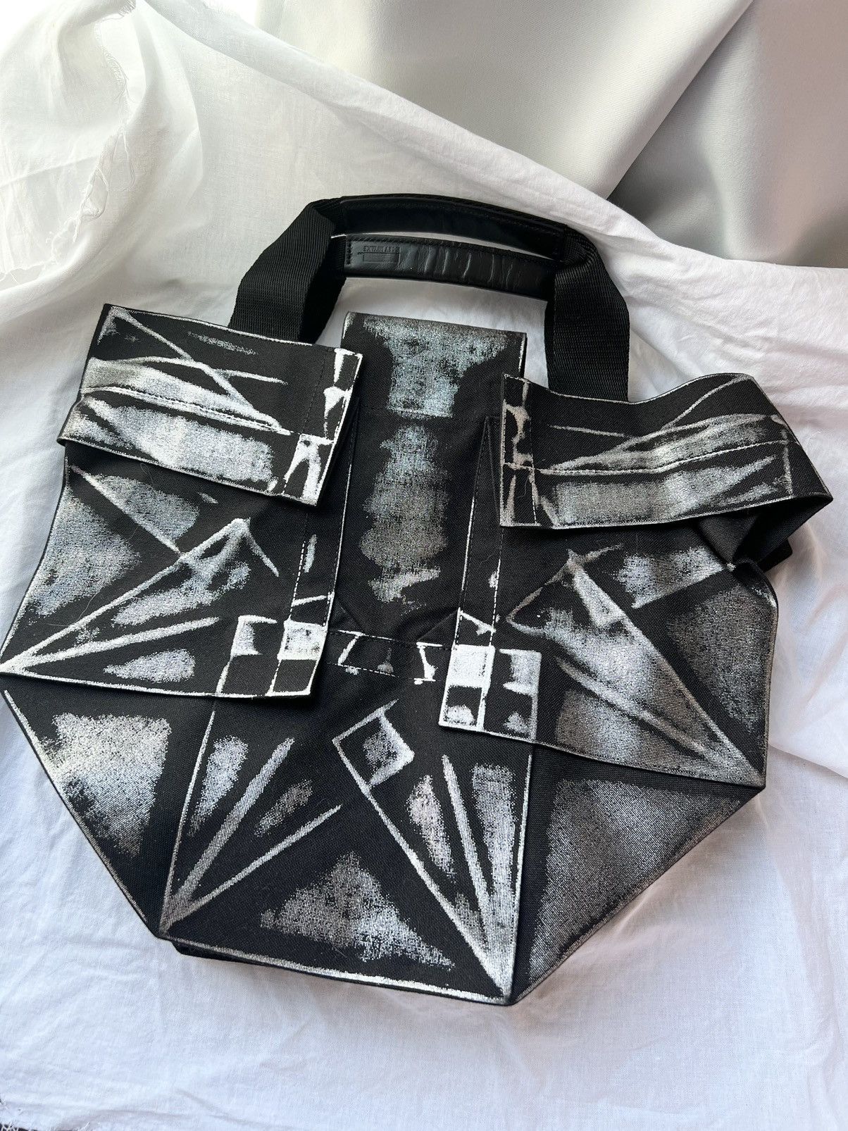 Issey Miyake × Japanese Brand Issey Miyake 132.5 construction foiled bag Size ONE SIZE - 11 Thumbnail