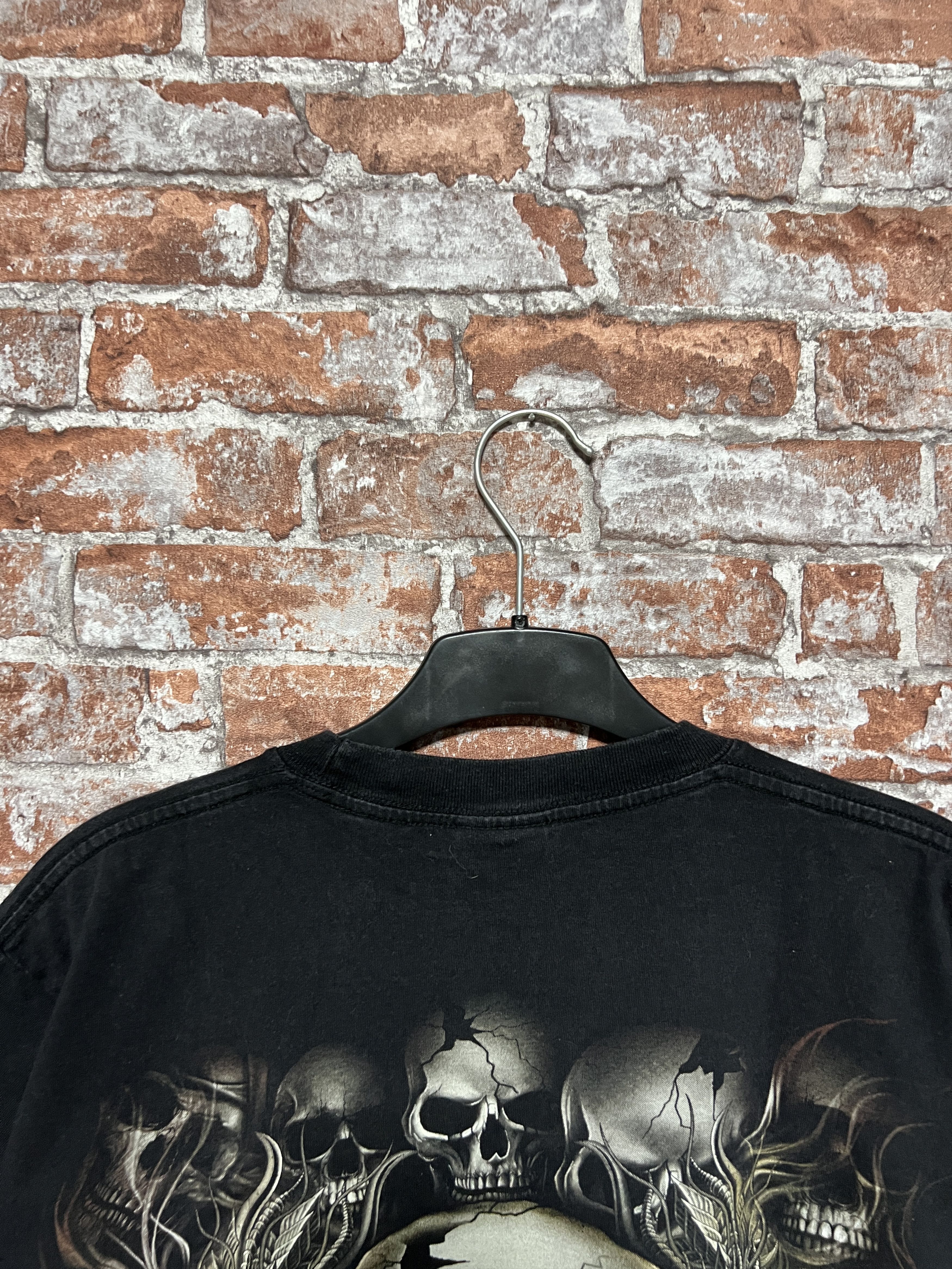 Vintage Vintage 2000s Wild Skulls Glow In the dark graphic T-shirt Size US M / EU 48-50 / 2 - 9 Thumbnail