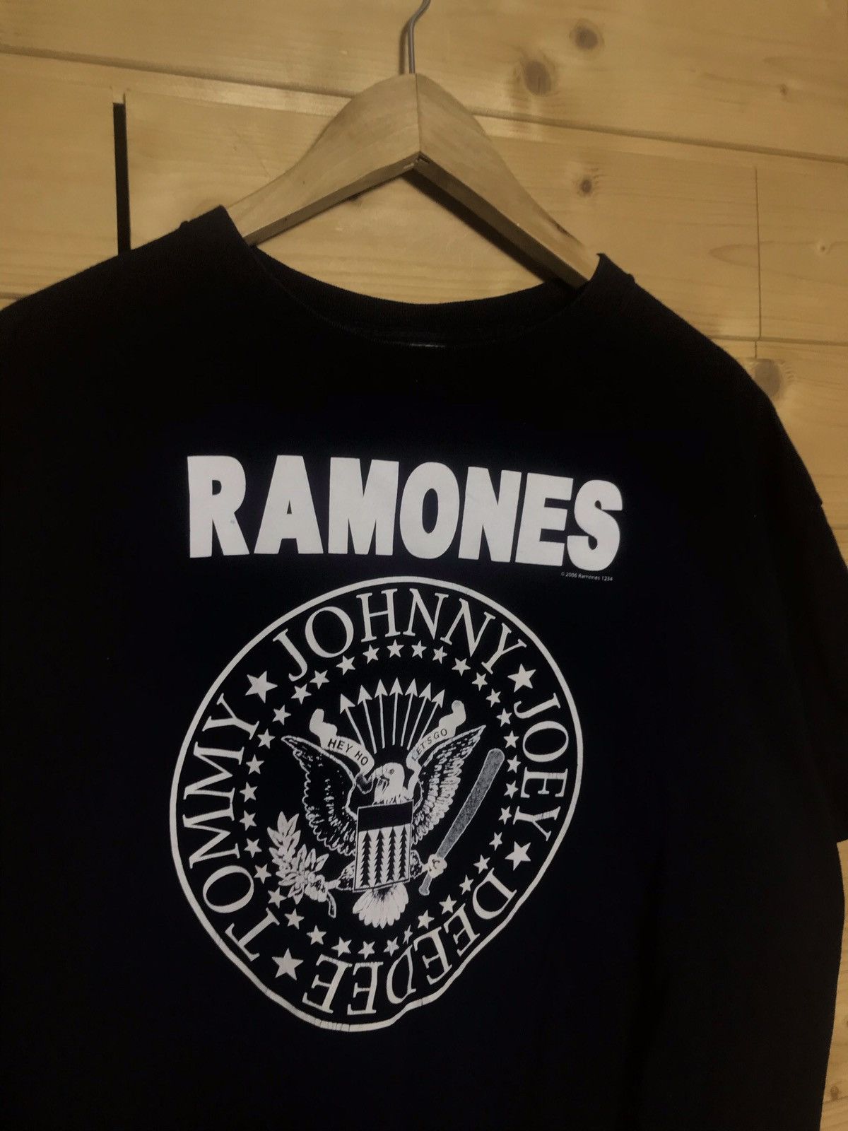 Band Tees 2006 Vintage Ramones t-shirt Size US XL / EU 56 / 4 - 2 Thumbnail