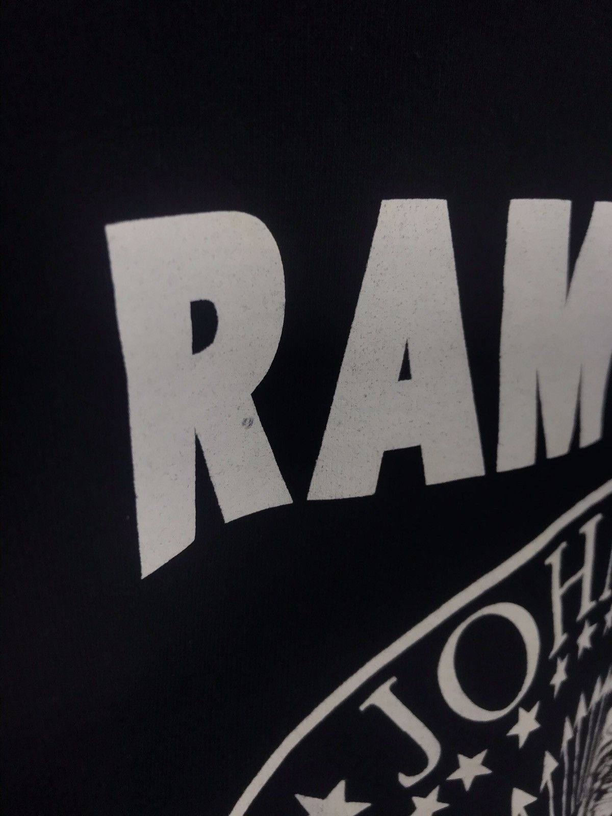 Band Tees 2006 Vintage Ramones t-shirt Size US XL / EU 56 / 4 - 5 Thumbnail