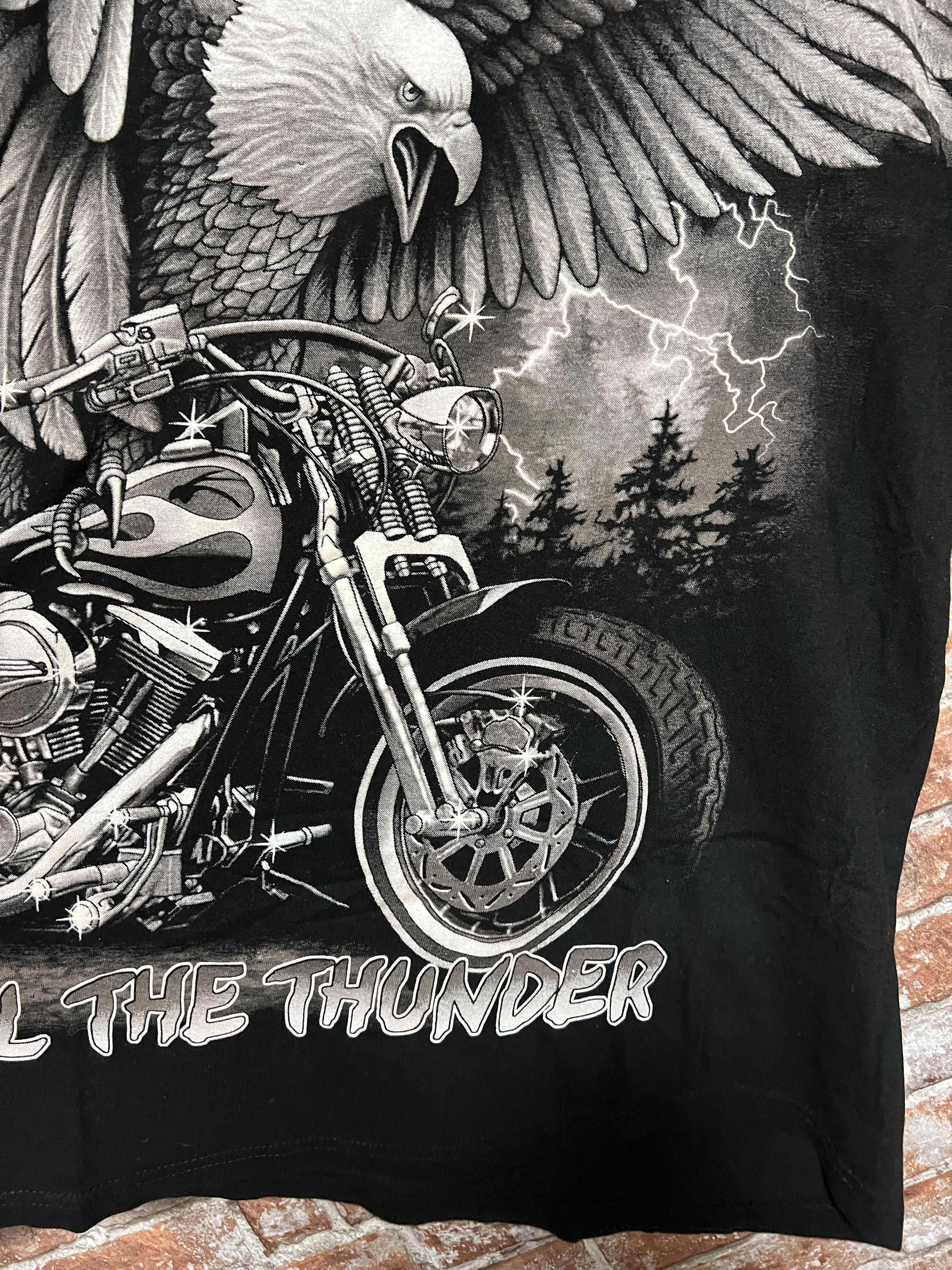 Vintage Vintage 2000s Feel The Thunder Biker Garphic T-shirt Size US L / EU 52-54 / 3 - 9 Thumbnail