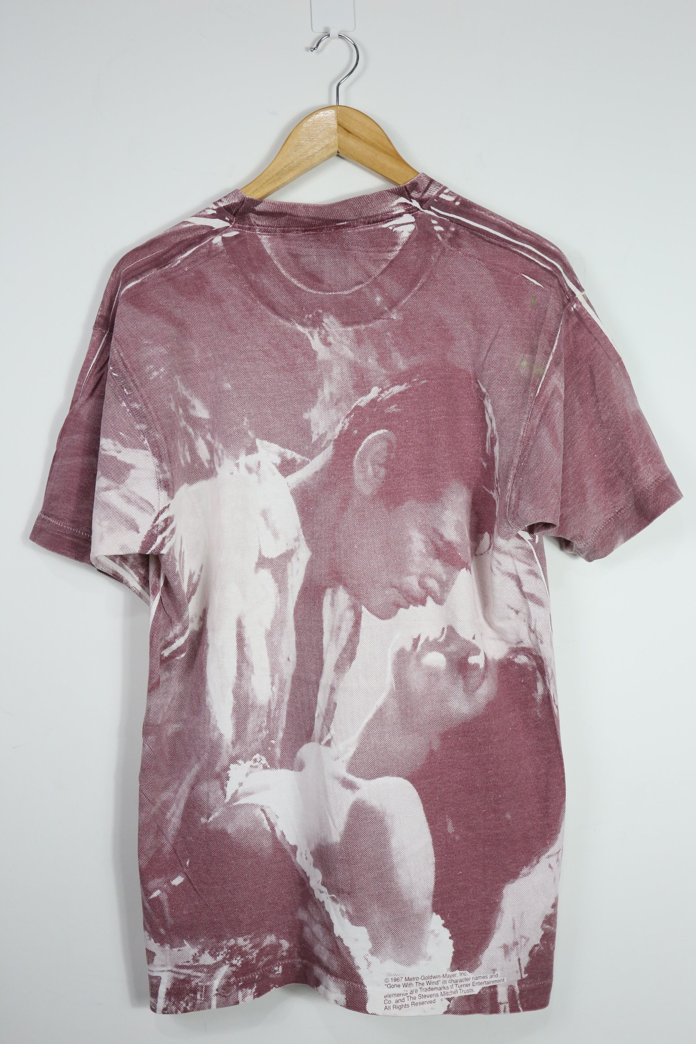 Vintage Vintage 90s Gone With the wind Full Printed Tee (L) GTMB560 Size US L / EU 52-54 / 3 - 3 Thumbnail