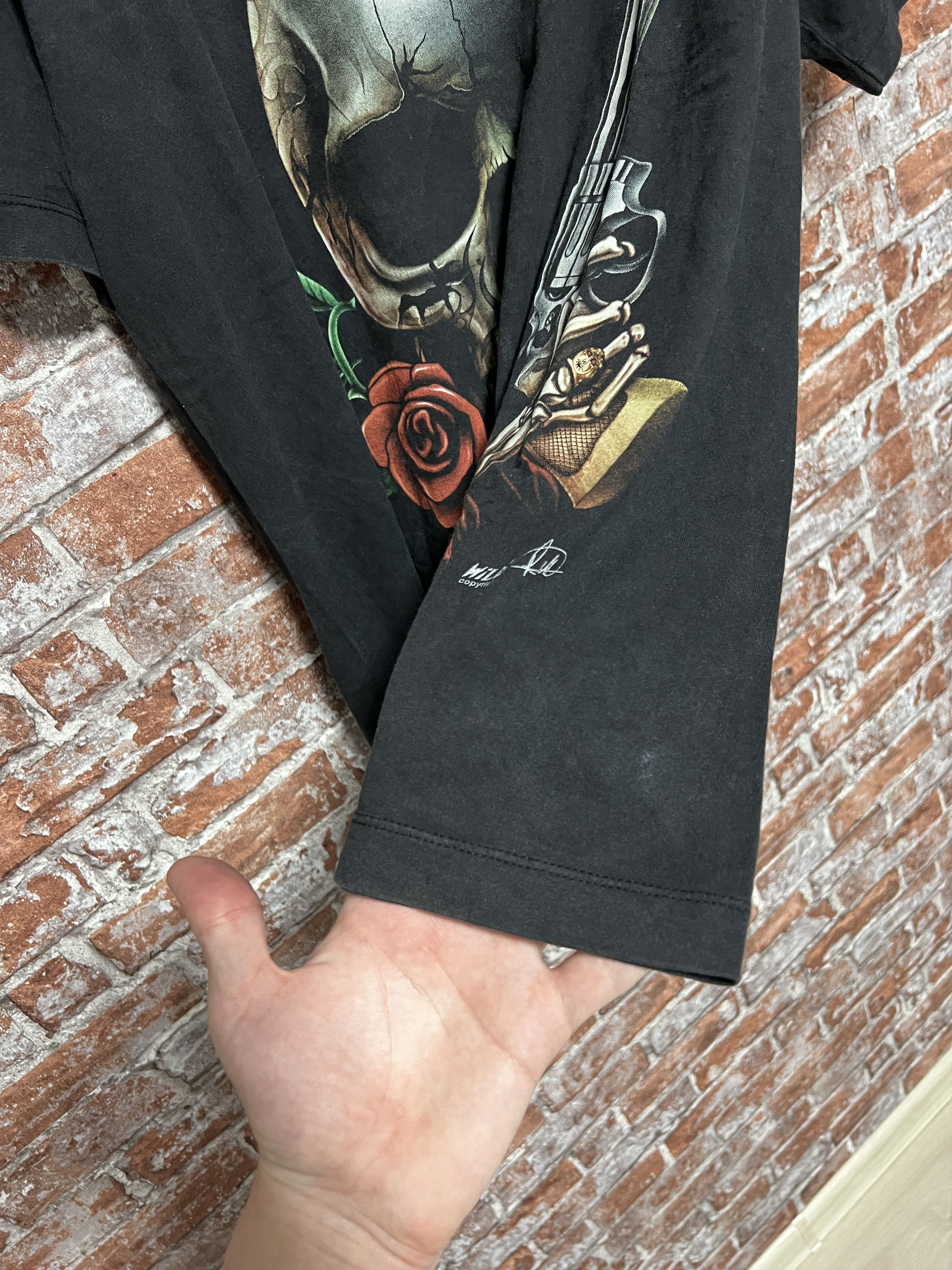 Vintage Vintage 2000s Wild Skull Glow in the dark T-shirt Size US L / EU 52-54 / 3 - 9 Thumbnail