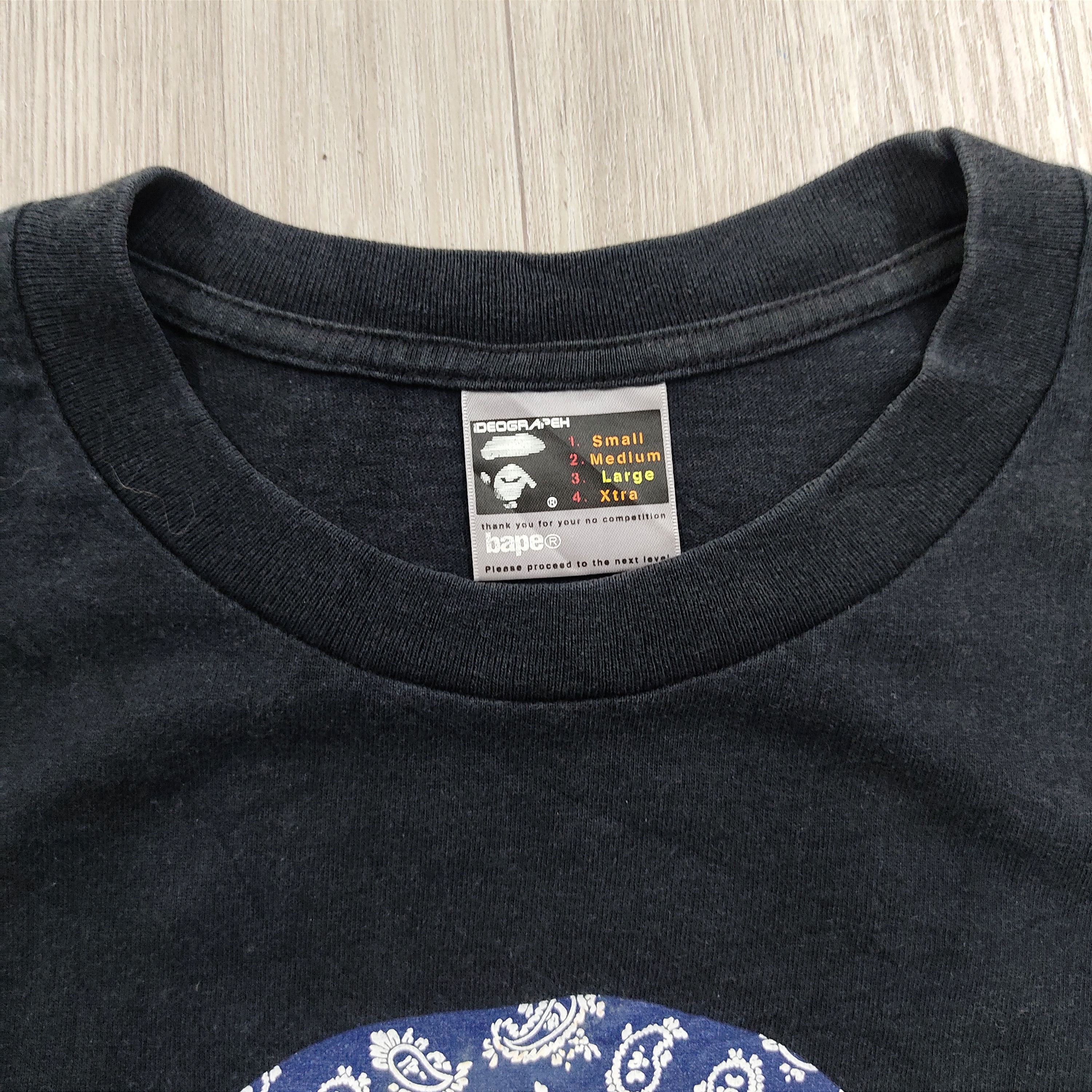 Bape Vintage Paisley Blue Bandana By A Bathing Ape Tee Size US L / EU 52-54 / 3 - 8 Thumbnail