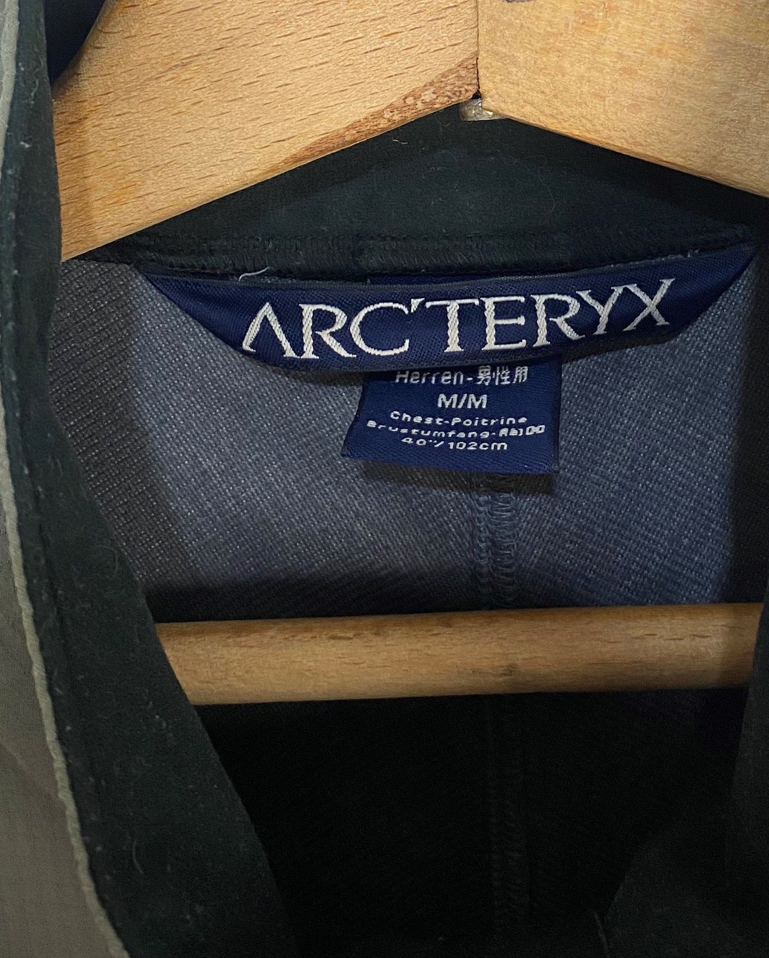 Arc'teryx 00s Vintage ARCTERYX Grey Windbreaker RipStop M395 Size US L / EU 52-54 / 3 - 11 Thumbnail