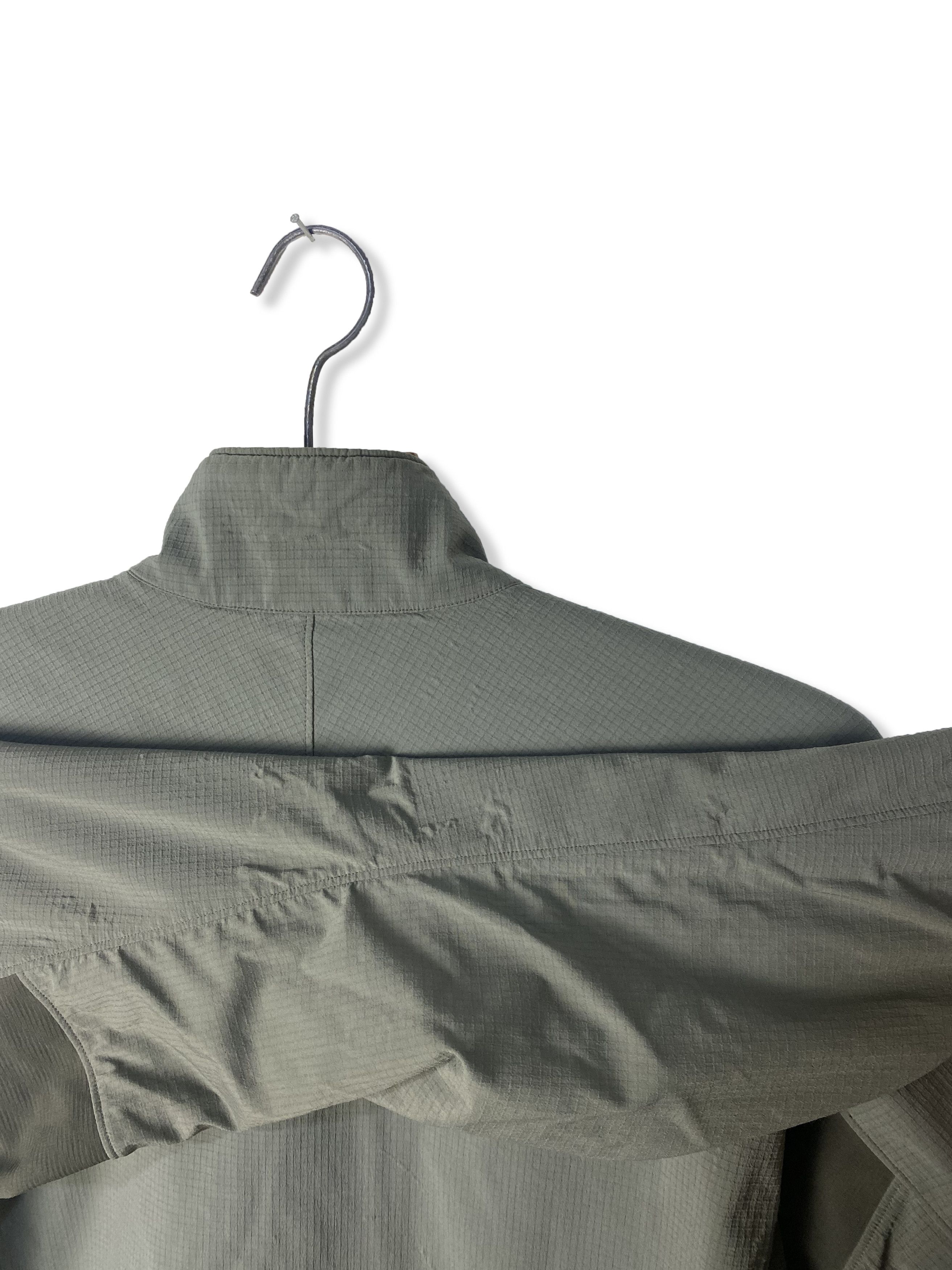 Arc'teryx 00s Vintage ARCTERYX Grey Windbreaker RipStop M395 Size US L / EU 52-54 / 3 - 19 Thumbnail