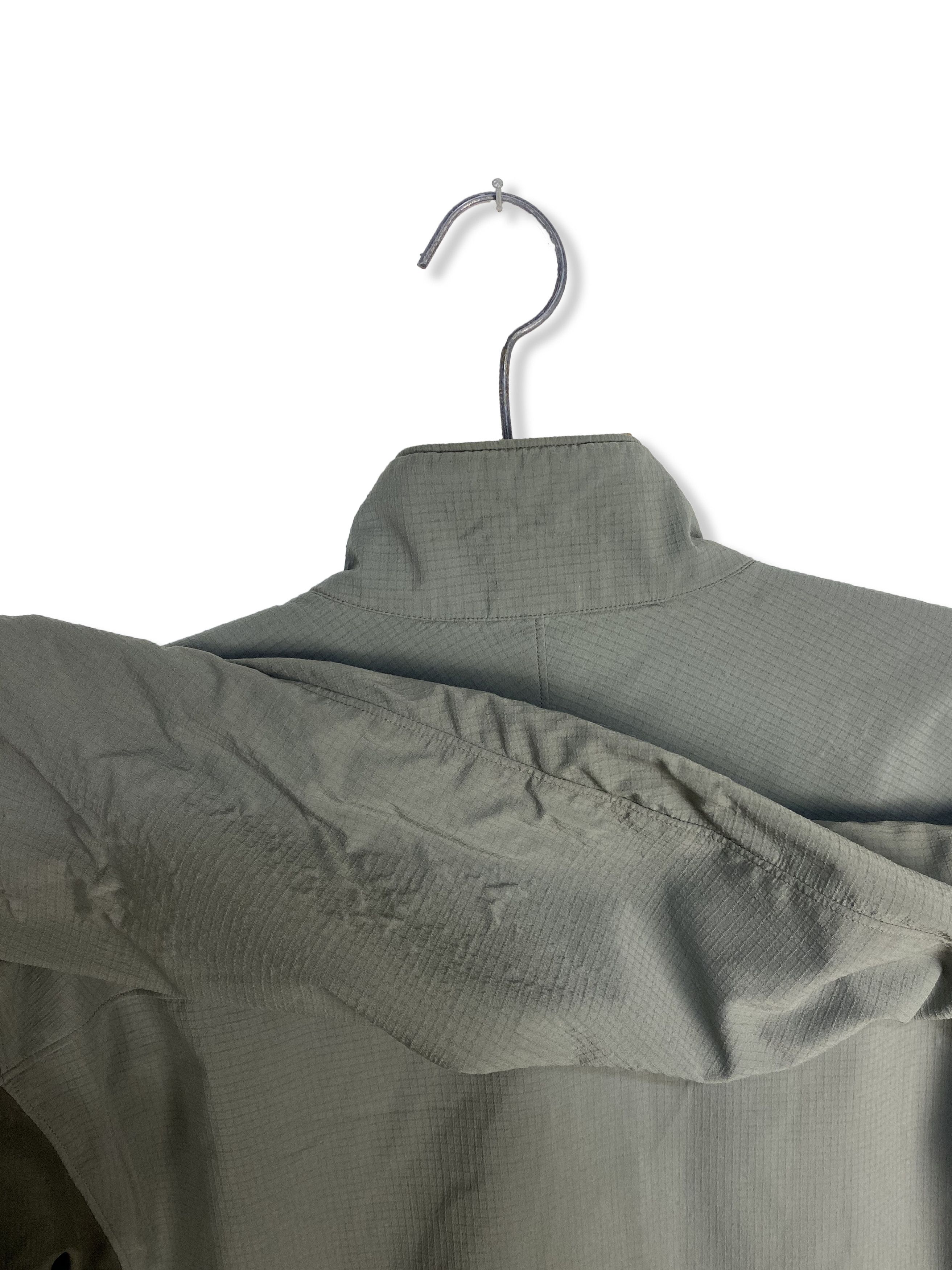 Arc'teryx 00s Vintage ARCTERYX Grey Windbreaker RipStop M395 Size US L / EU 52-54 / 3 - 21 Thumbnail