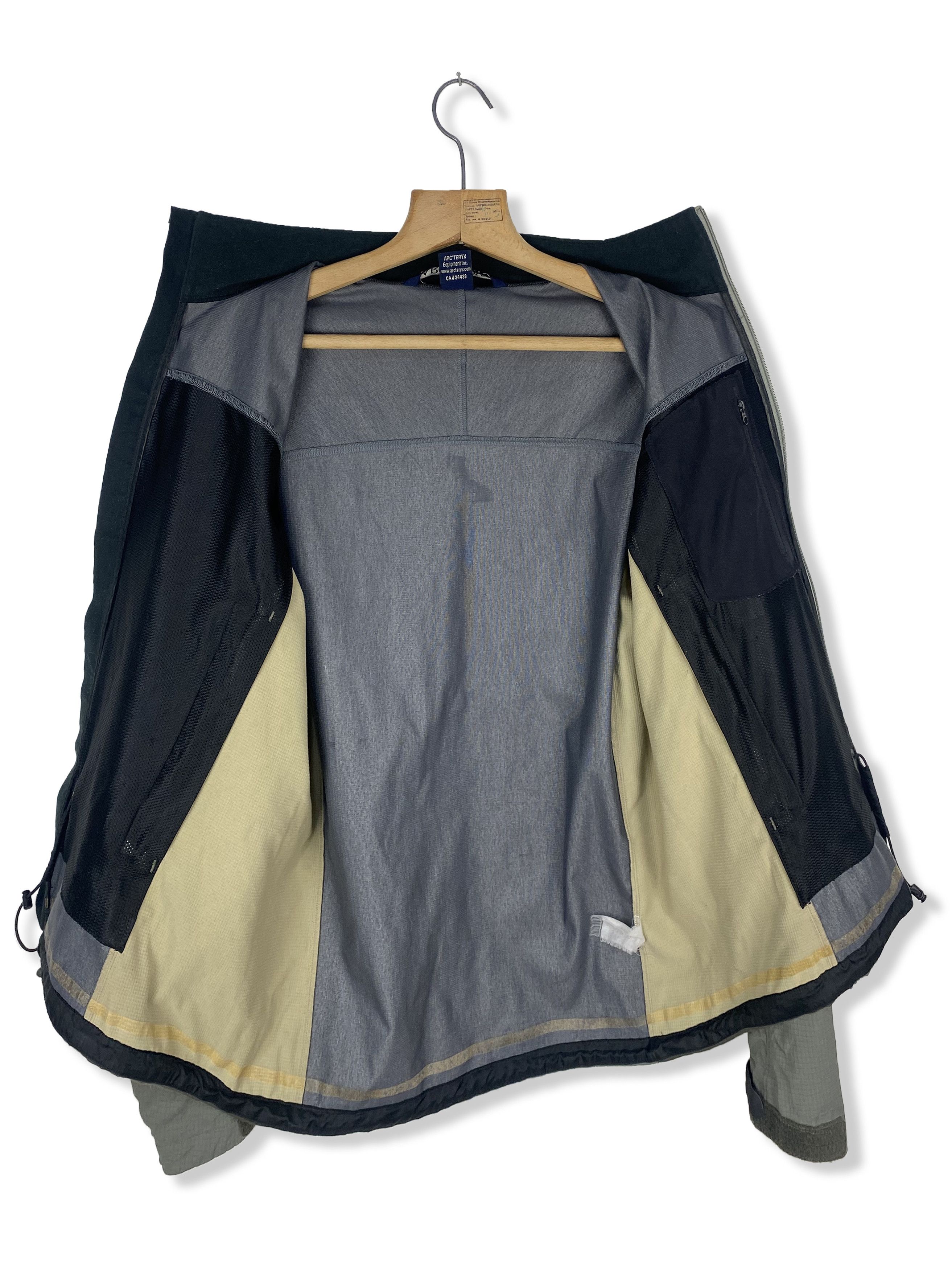 Arc'teryx 00s Vintage ARCTERYX Grey Windbreaker RipStop M395 Size US L / EU 52-54 / 3 - 6 Thumbnail