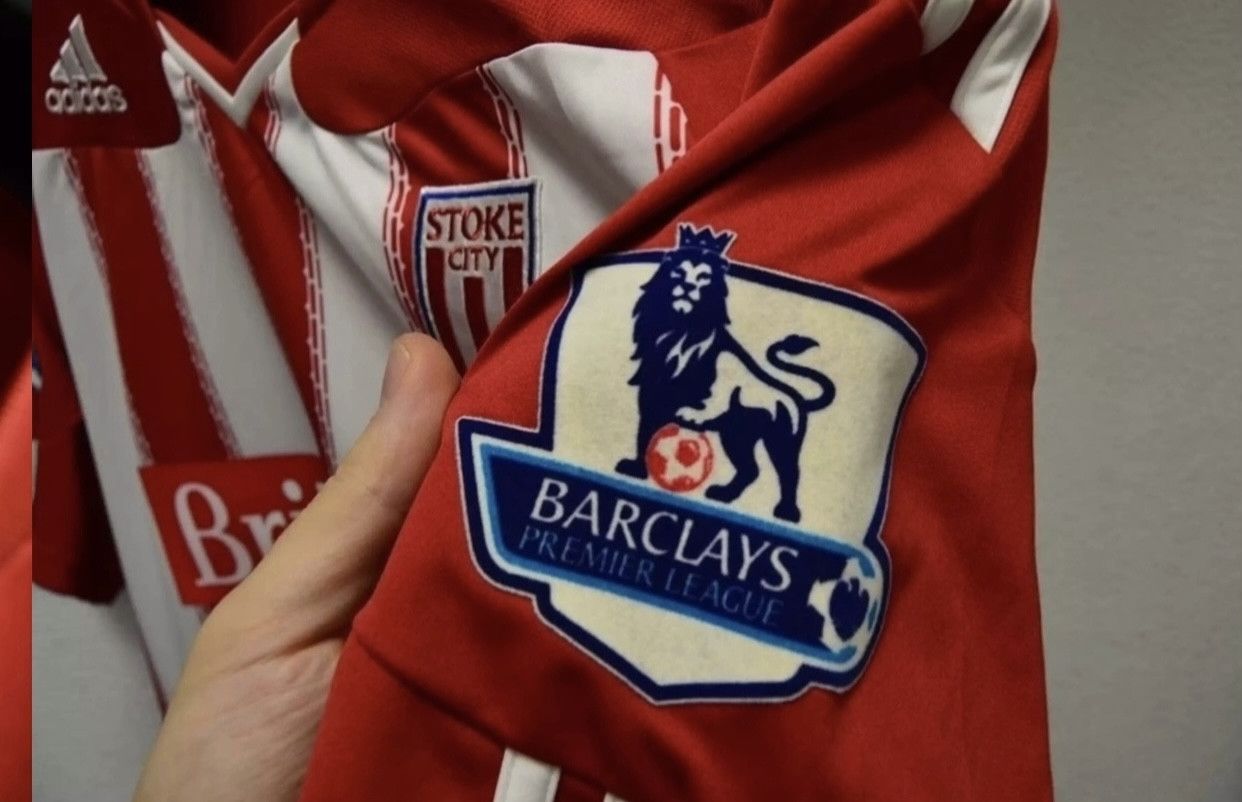 Adidas Stoke city adidas soares 8 patch autograp soccer jersey M Size US M / EU 48-50 / 2 - 8 Thumbnail