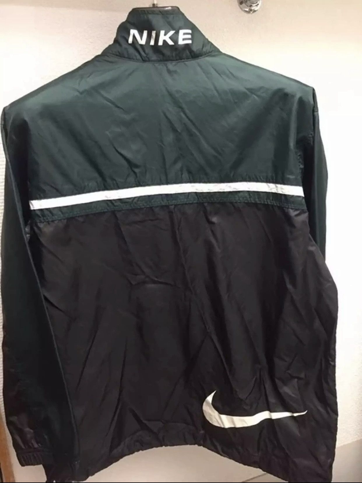 Nike Nike Vintage Light Jacket big logo in back M Size US M / EU 48-50 / 2 - 1 Thumbnail