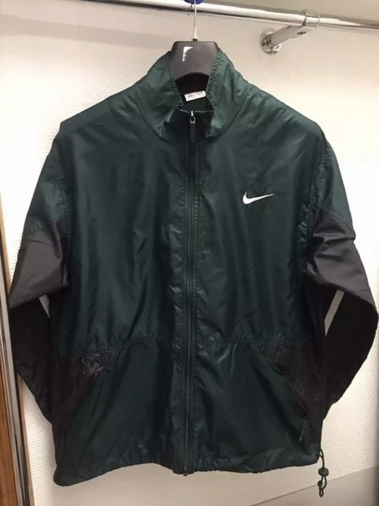 Nike Nike Vintage Light Jacket big logo in back M Size US M / EU 48-50 / 2 - 2 Thumbnail