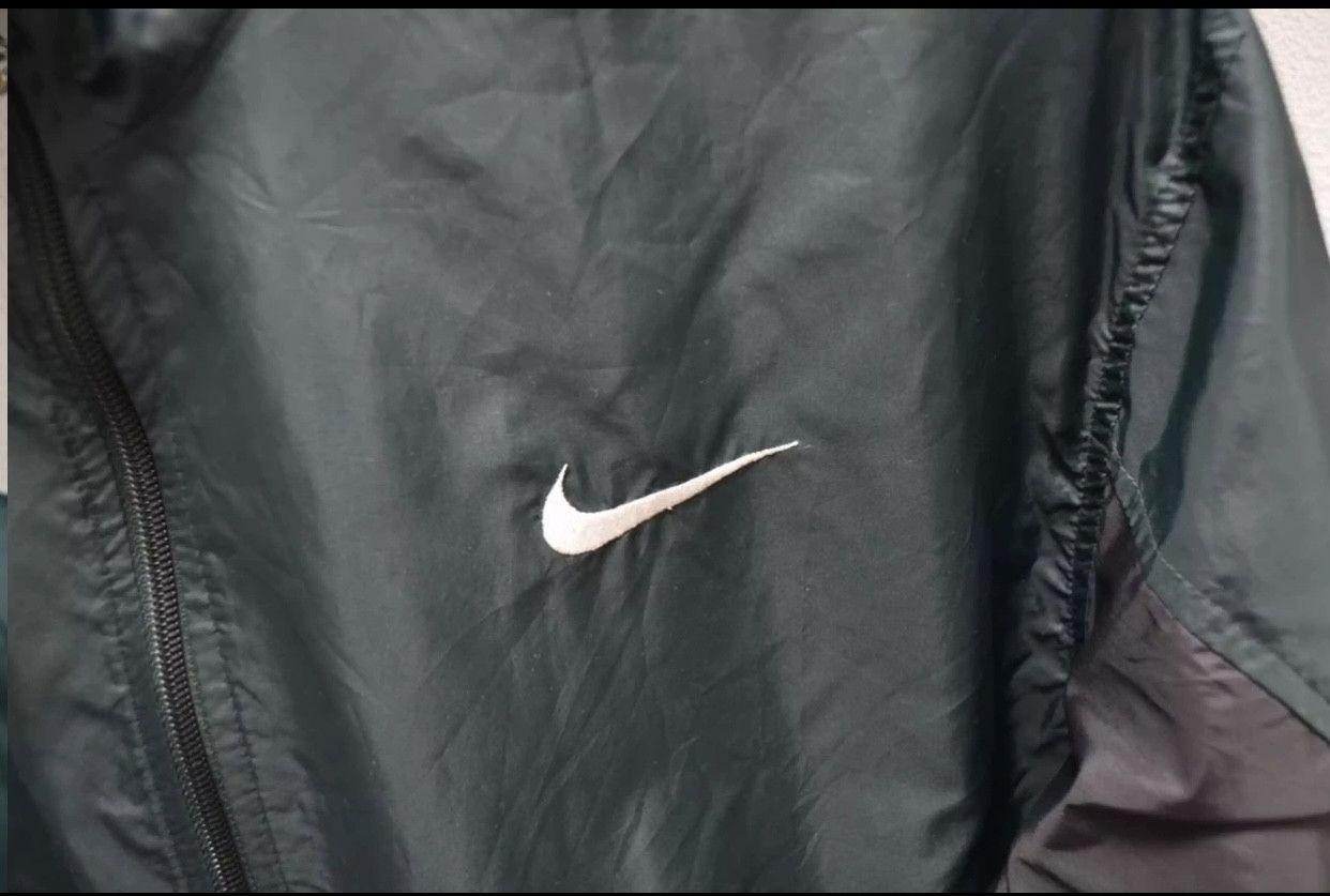 Nike Nike Vintage Light Jacket big logo in back M Size US M / EU 48-50 / 2 - 4 Thumbnail