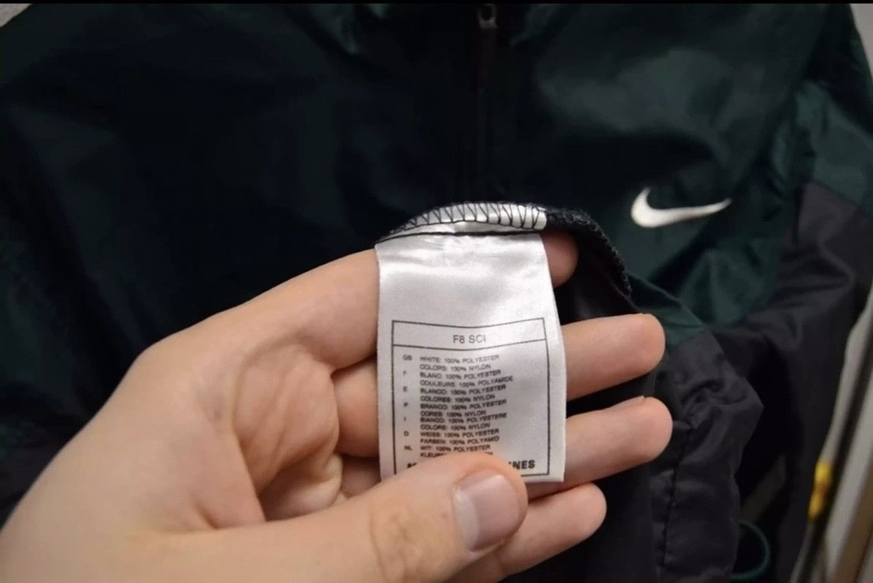 Nike Nike Vintage Light Jacket big logo in back M Size US M / EU 48-50 / 2 - 9 Thumbnail