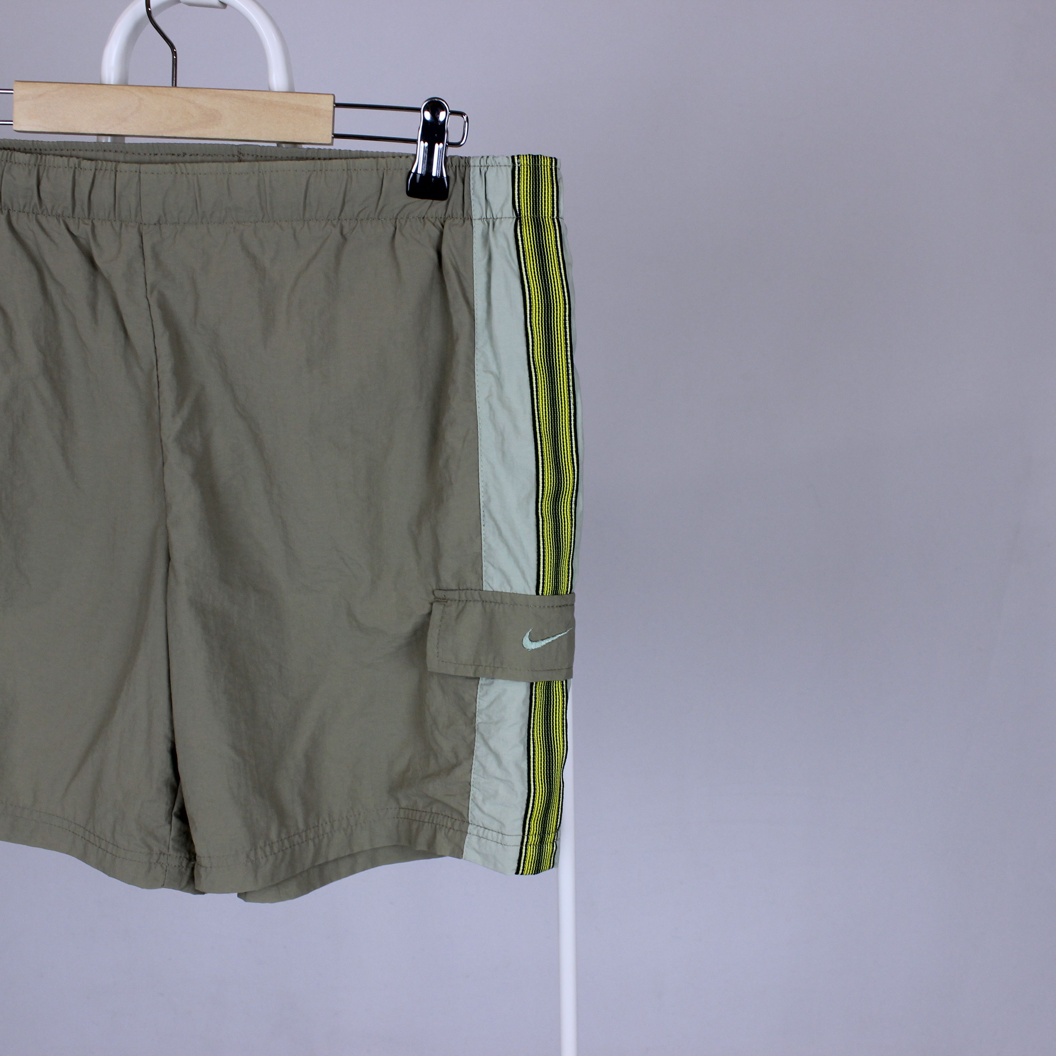Nike Vintage nike short men rare Size US 32 / EU 48 - 2 Thumbnail