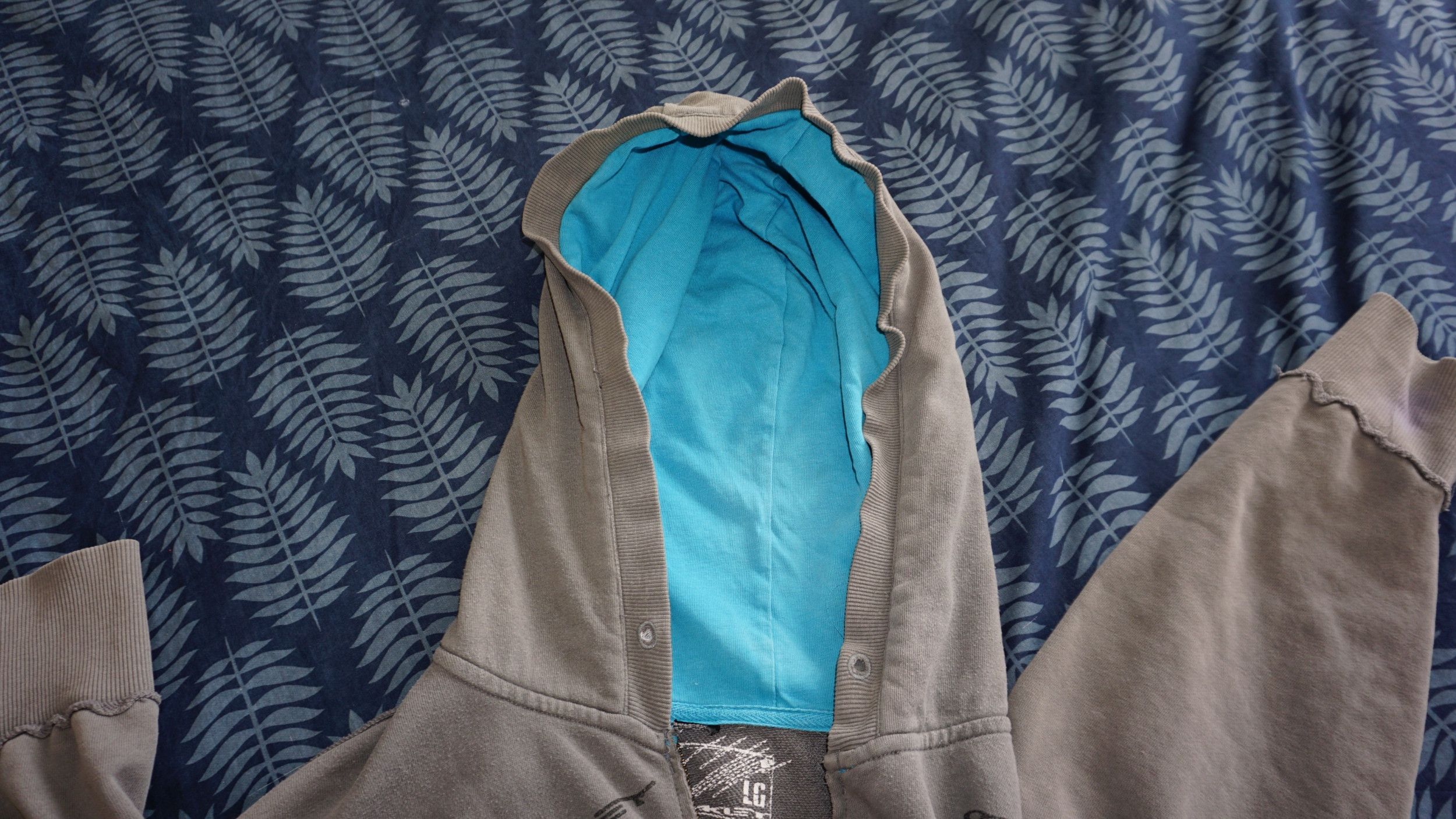 Oakley × Vintage Oakley Y2K Vintage Distressed Zip Sweatshirt Hoodie Size US L / EU 52-54 / 3 - 12 Thumbnail