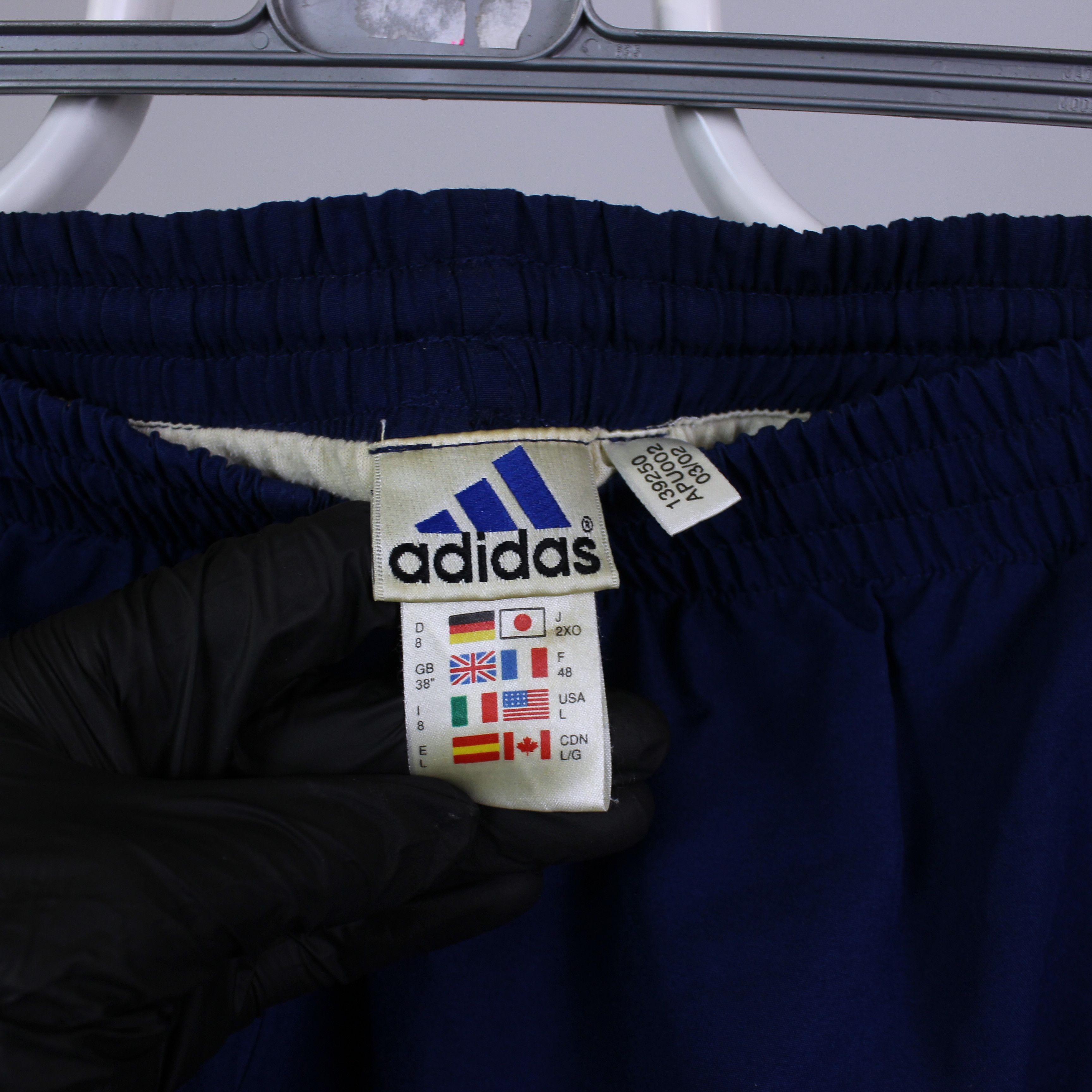 Adidas Vintage adidas shorts rarity L Size US 34 / EU 50 - 4 Thumbnail