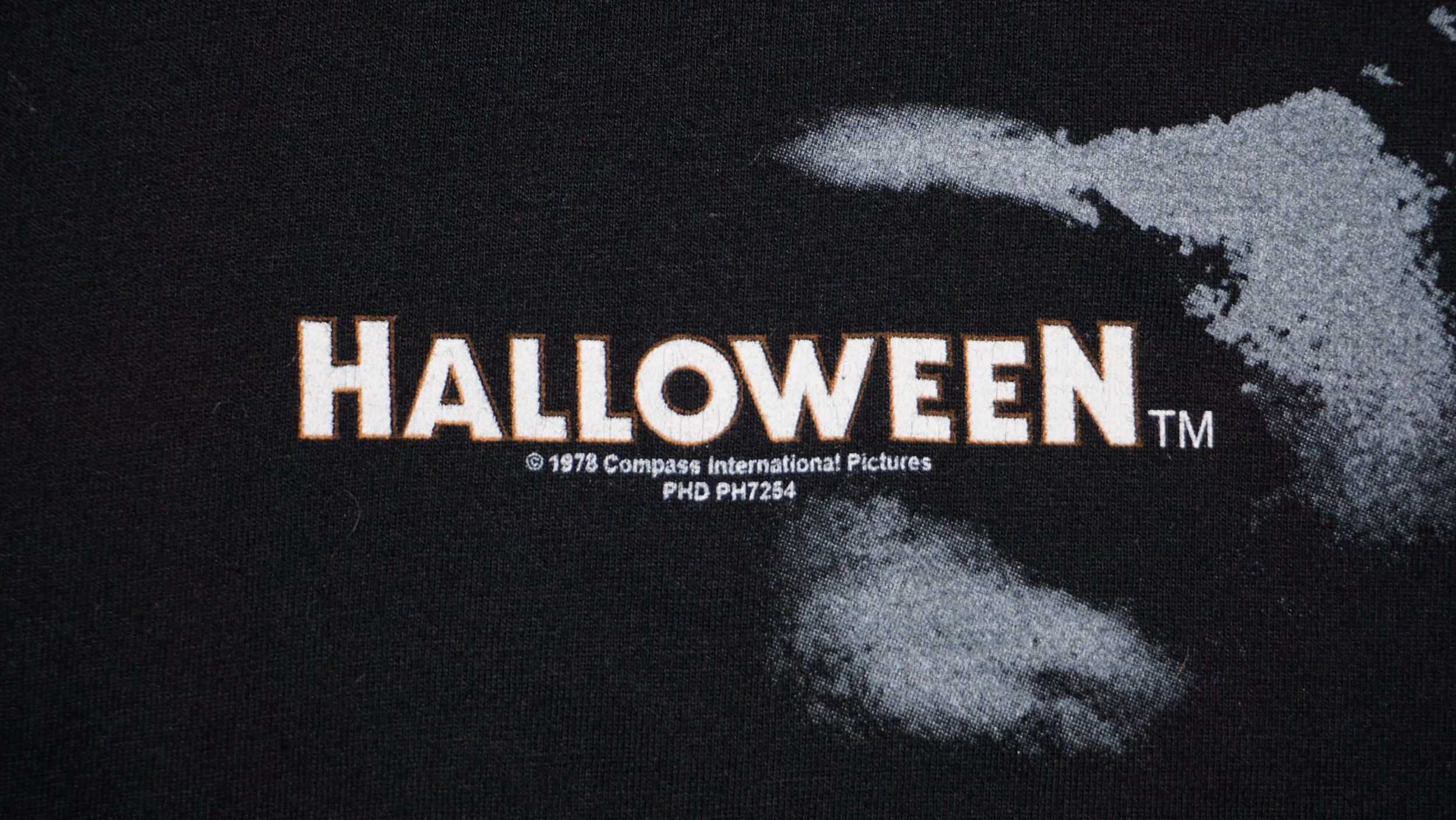 Vintage Halloween 1978 Vintage 2000s Official Horror Movie tshirt Size US XL / EU 56 / 4 - 4 Thumbnail