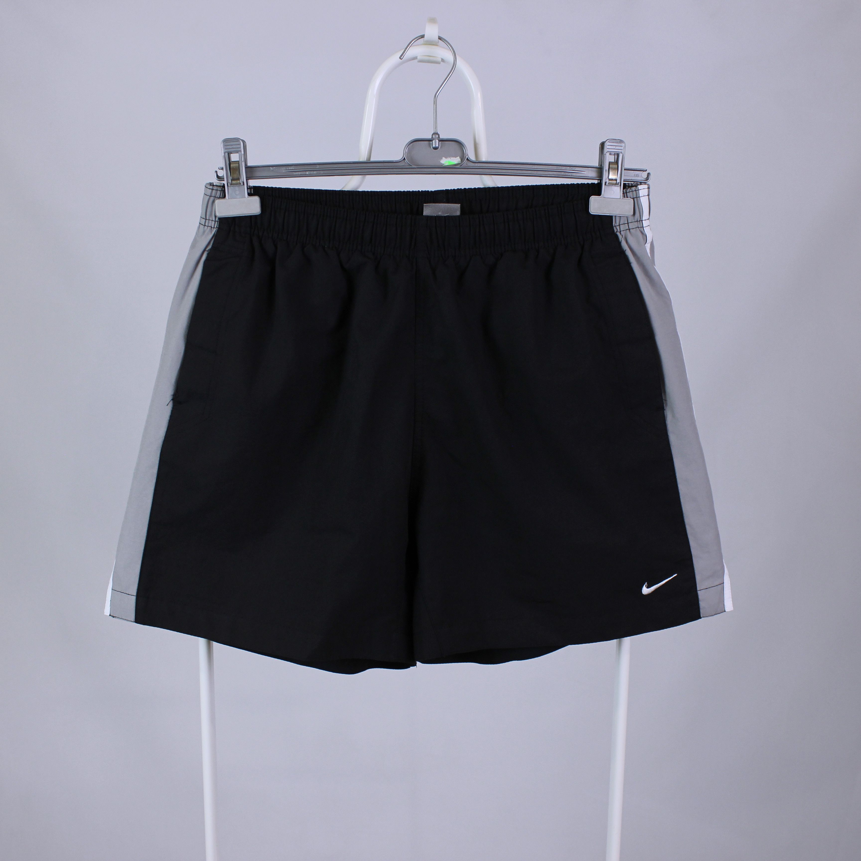 Nike Nike vintage shorts rarity multi Size US 34 / EU 50 - 1 Thumbnail
