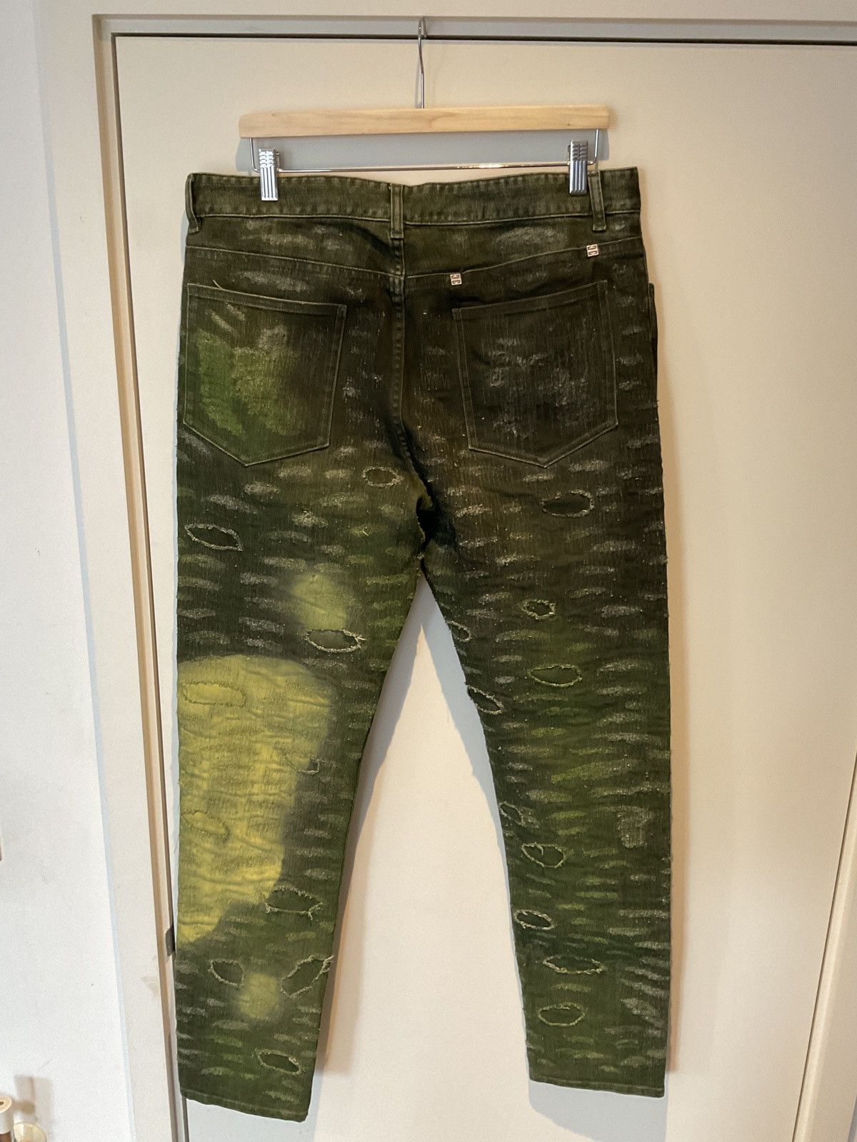 Givenchy Givenchy slim fit tapered distressed tie dyed jeans Size US 34 / EU 50 - 3 Thumbnail