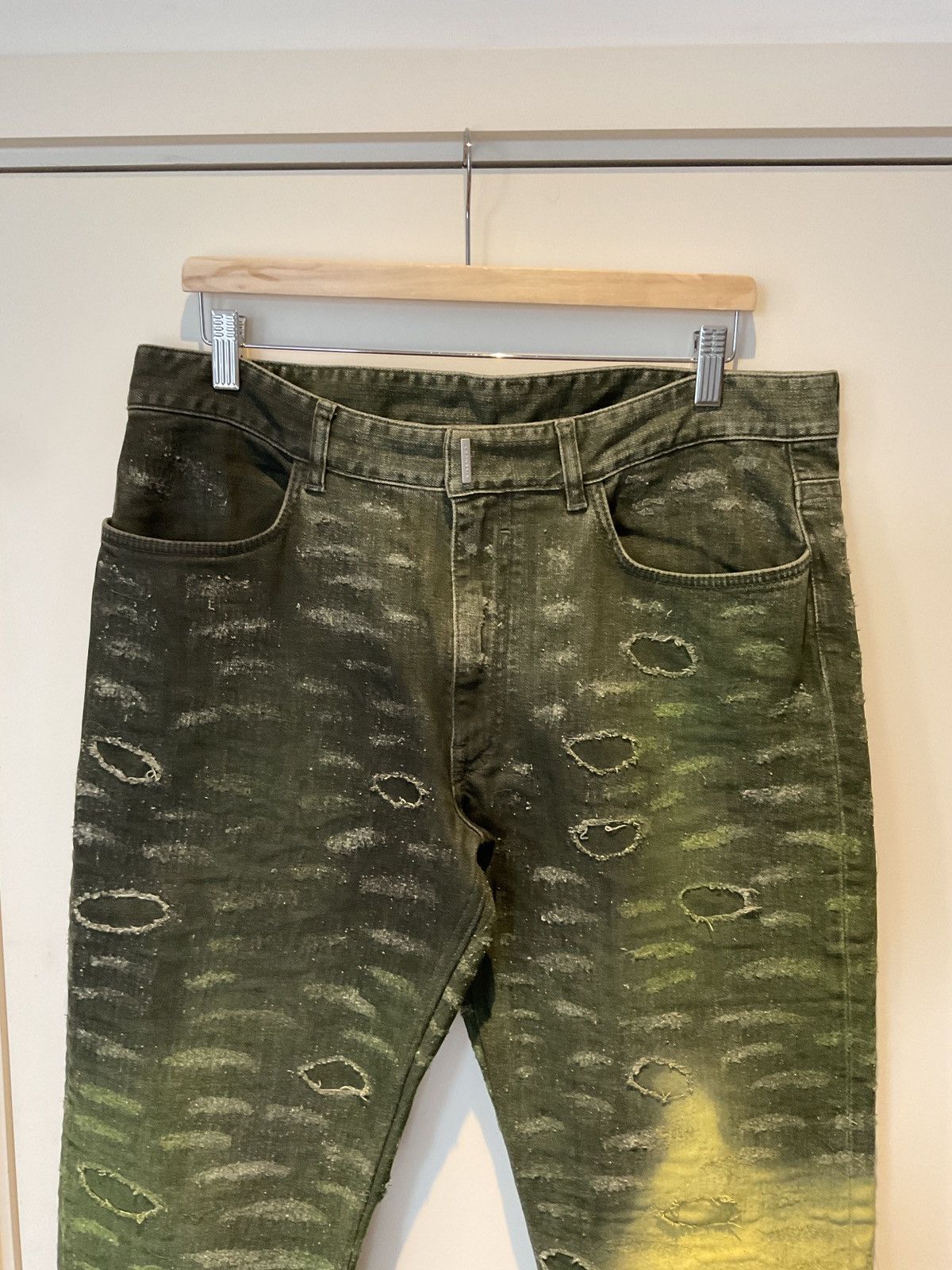 Givenchy Givenchy slim fit tapered distressed tie dyed jeans Size US 34 / EU 50 - 2 Thumbnail
