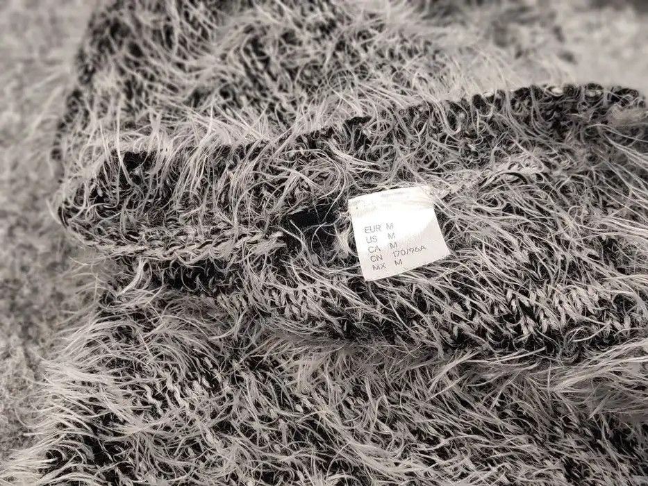 Japanese Brand Vintage 90's Japanese Gray Mohair Style Fuzzy Sweater Hype Size M / US 6-8 / IT 42-44 - 8 Thumbnail